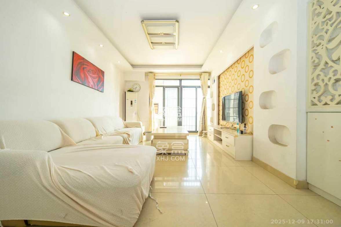 庄园心伽泊 3室2厅1卫 1800.0元/月 庄园心伽泊 3室2厅1卫 1800.0元/月室内图