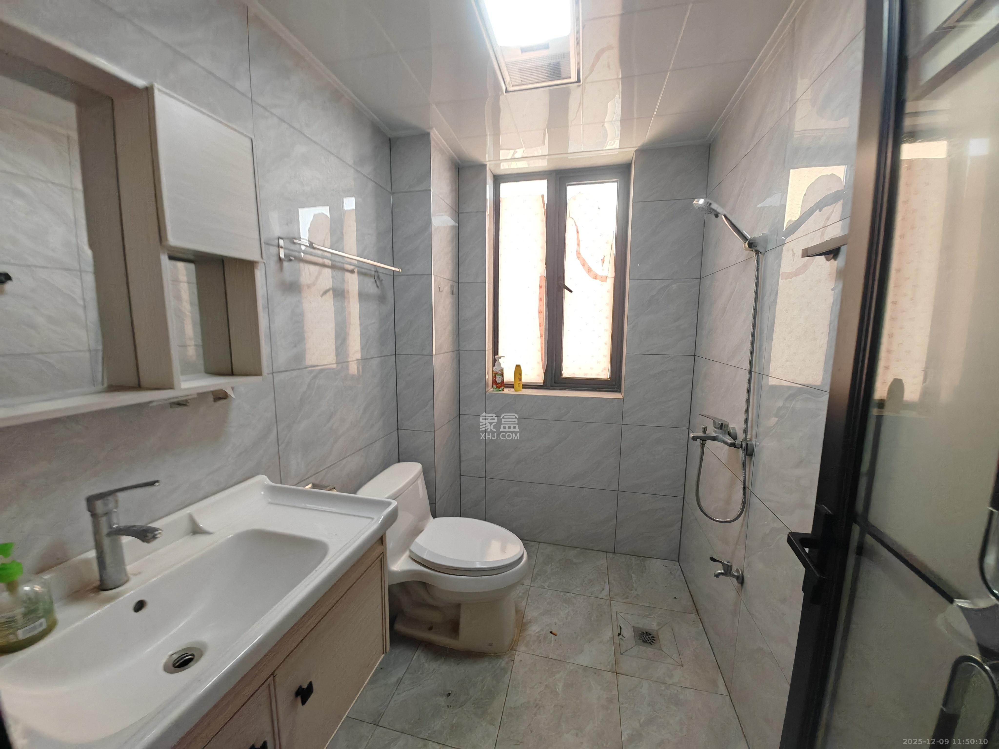 中南国际眼镜城(中伟商业中心) 1室0厅0卫 2600.0元/月 中南国际眼镜城(中伟商业中心) 1室0厅0卫 2600.0元/月室内图