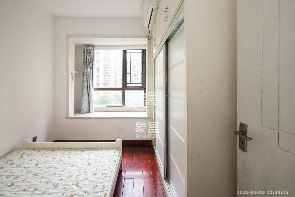 山语城二期 3室2厅1卫 1700.0元/月 山语城二期 3室2厅1卫 1700.0元/月室内图