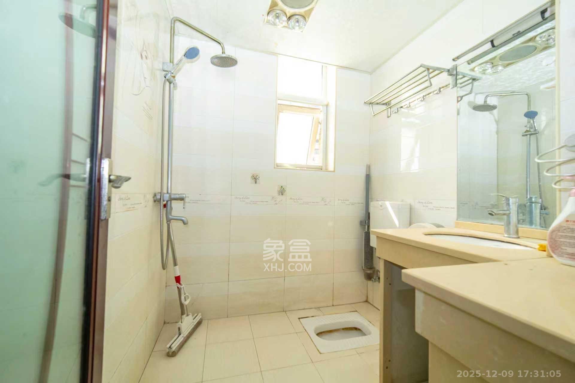 庄园心伽泊  3室2厅1卫    1800.0元/月室内图