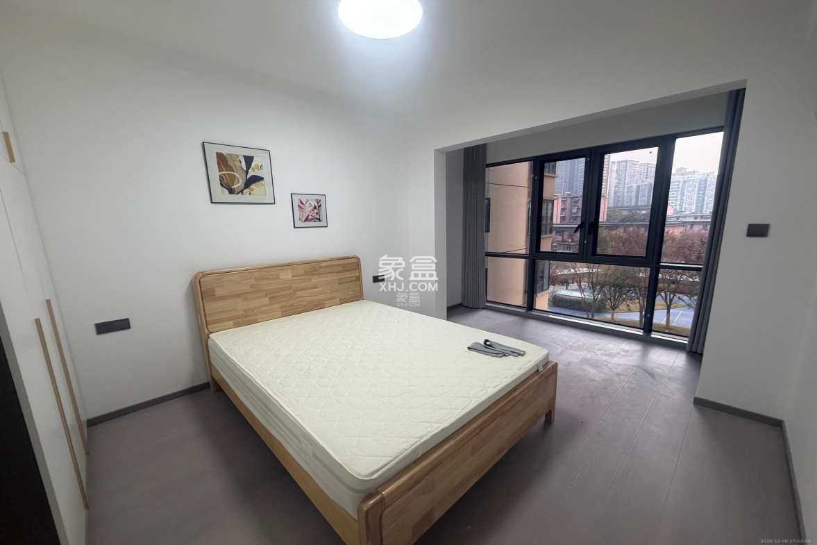 岭福家苑(天心佳苑) 3室2厅2卫 3300.0元/月 岭福家苑(天心佳苑) 3室2厅2卫 3300.0元/月室内图