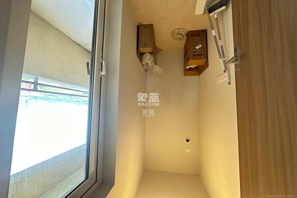 保利香槟国际 2室2厅1卫 2000.0元/月 保利香槟国际 2室2厅1卫 2000.0元/月室内图