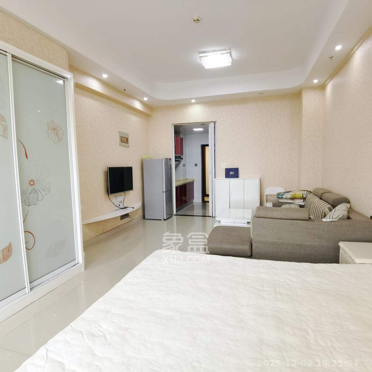 奥克斯广场  1室1厅1卫    2000.0元/月