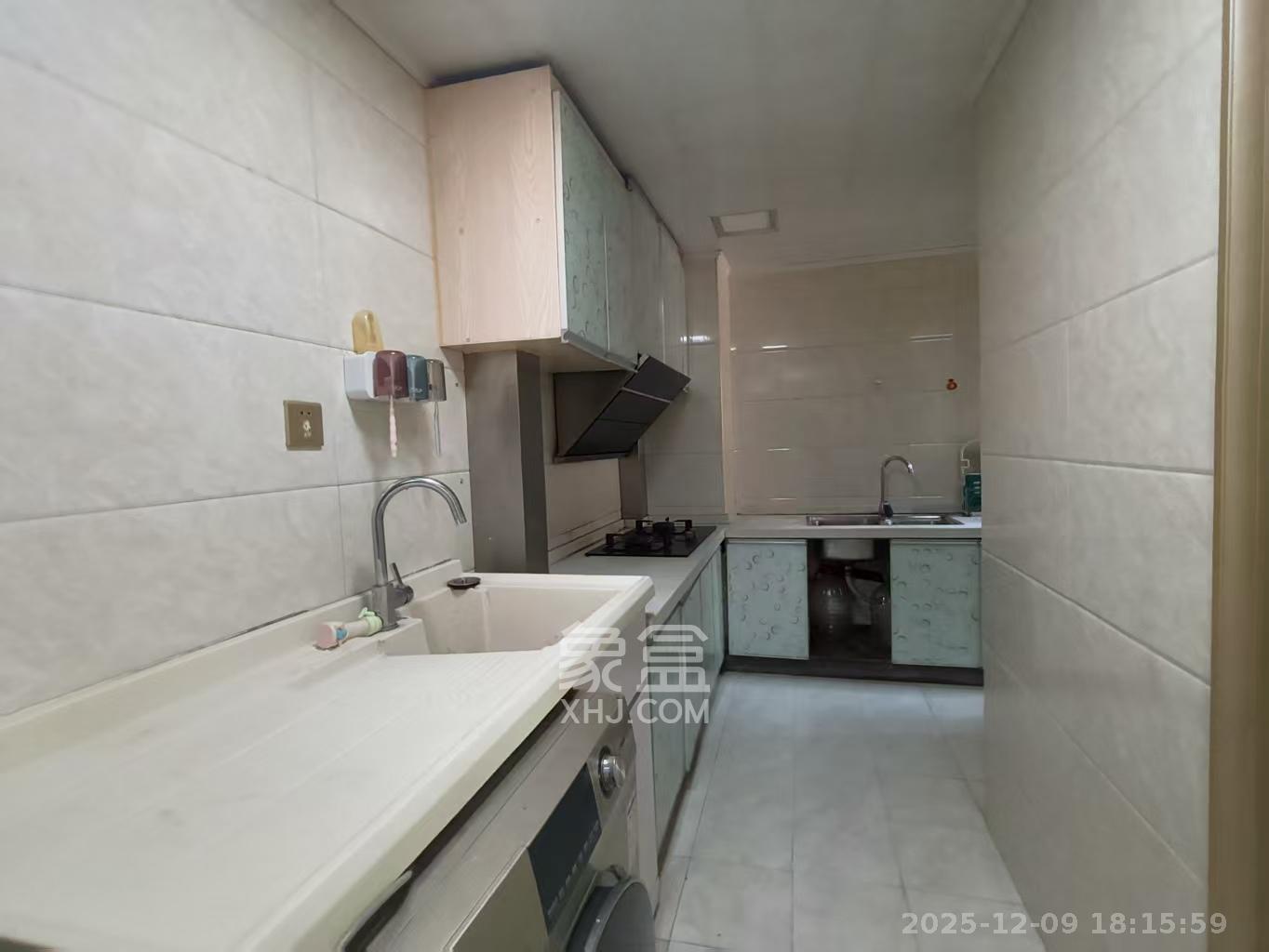 欧莱雅郡  3室2厅1卫    1900.0元/月室内图