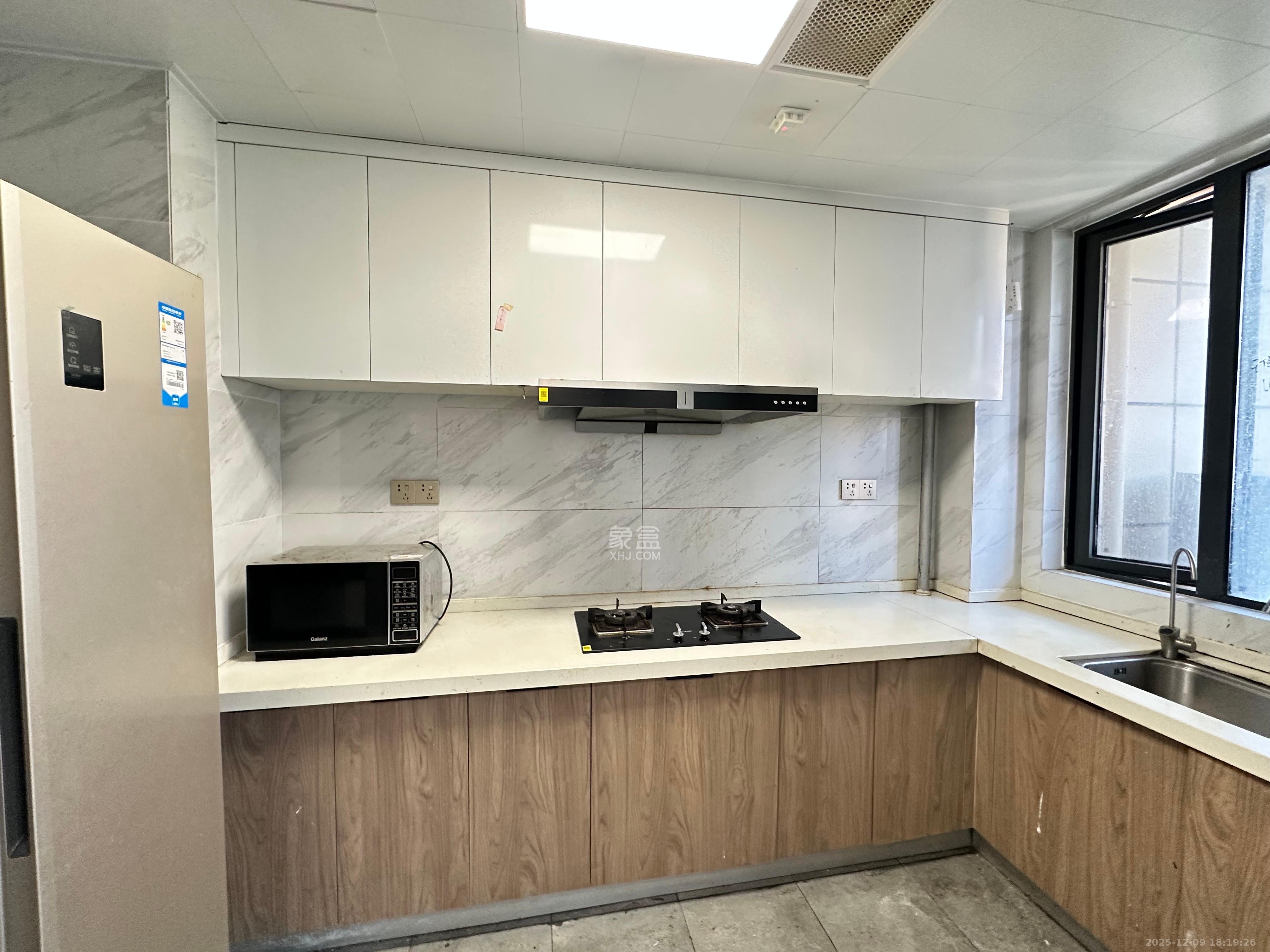 梦想新天地  4室2厅2卫    3500.0元/月室内图