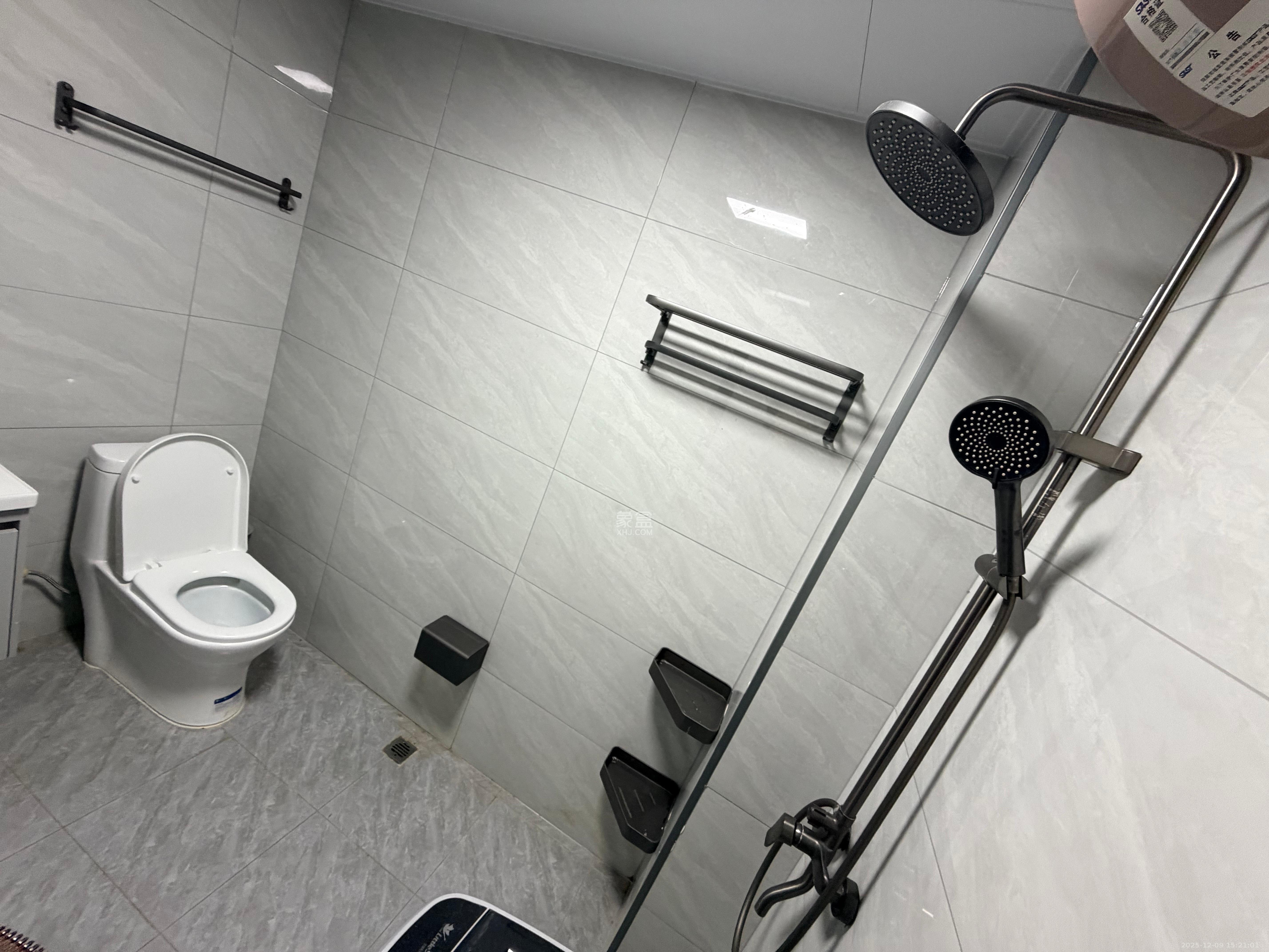 日盛湖湘花苑  1室0厅1卫    1300.0元/月室内图