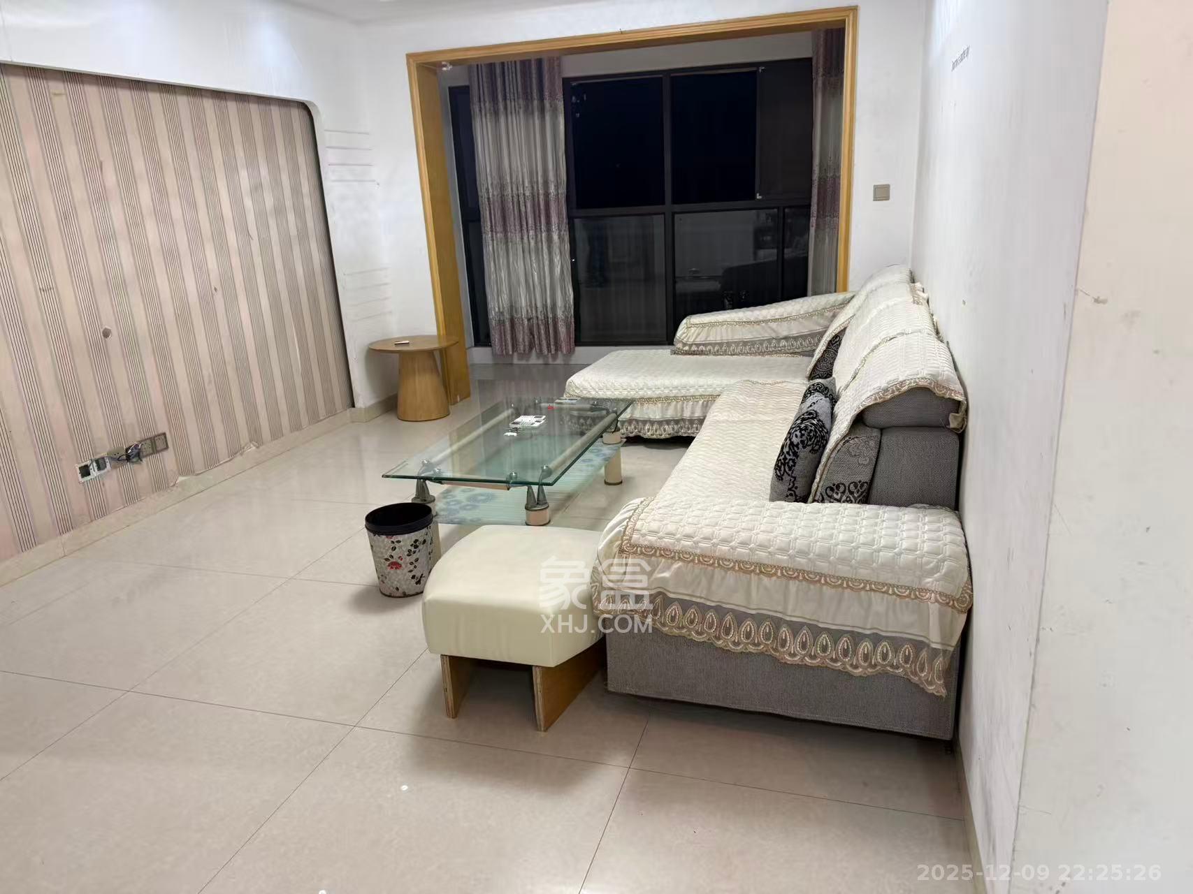 保利麓谷林语D区  3室2厅1卫    2200.0元/月