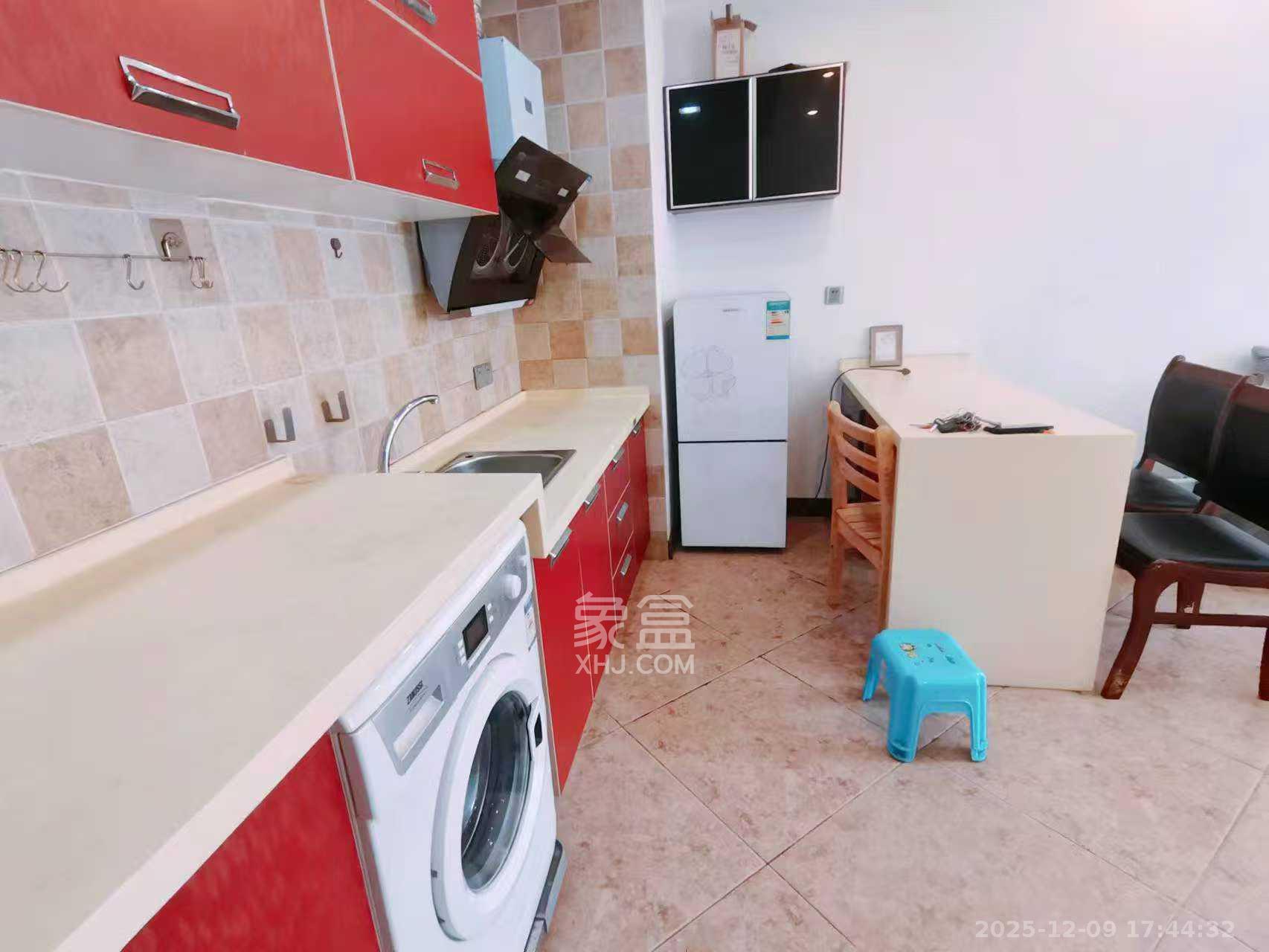 阳光100二期  1室1厅1卫    2000.0元/月室内图