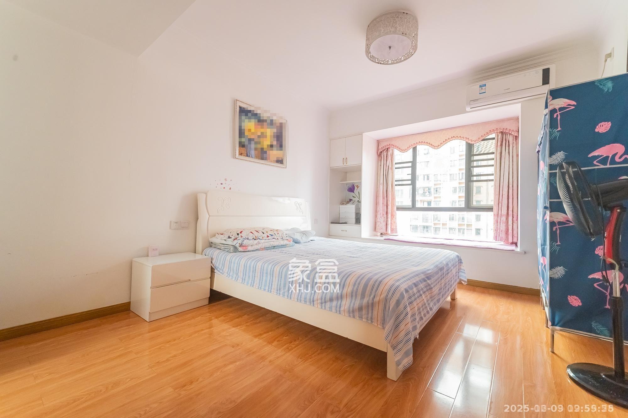 深业睿城 3室2厅1卫 2500.0元/月 深业睿城 3室2厅1卫 2500.0元/月室内图