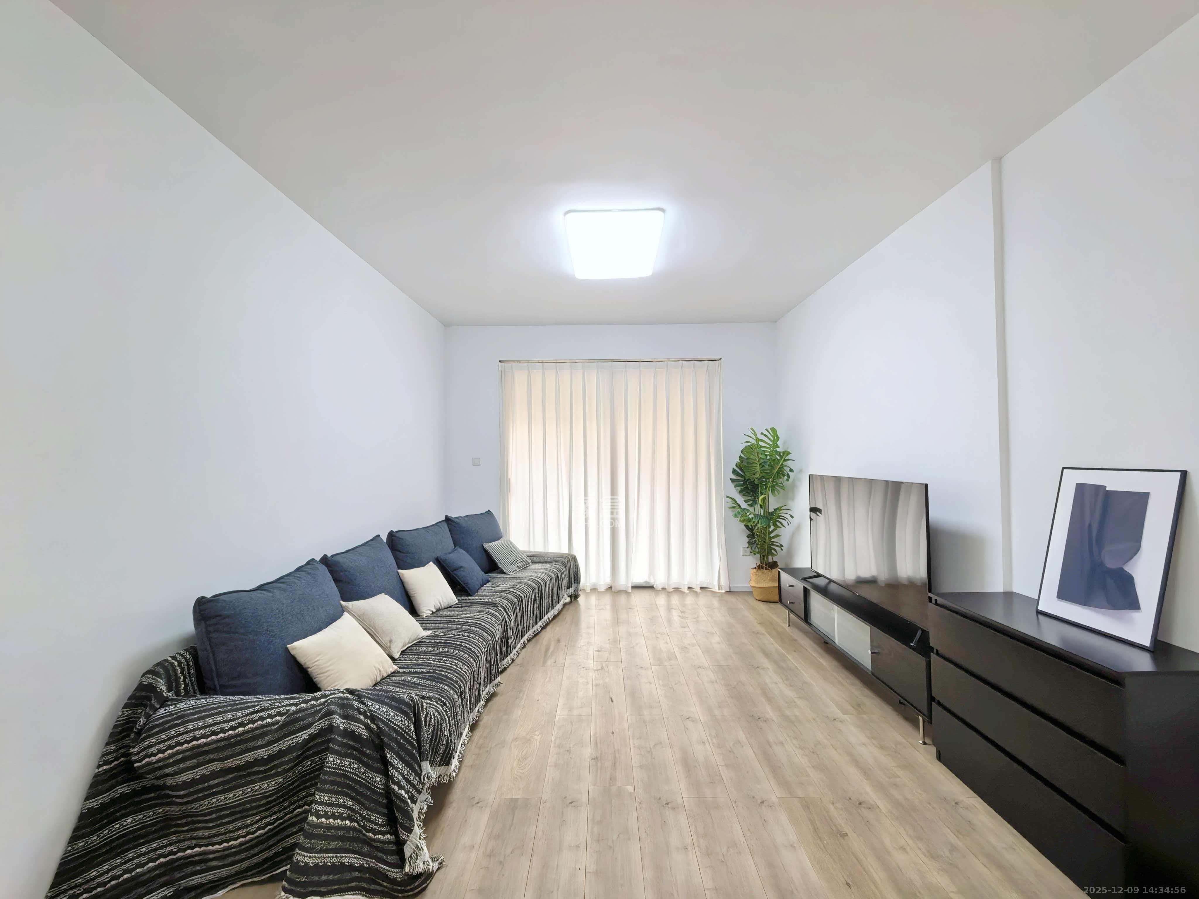 中城丽景香山园  2室2厅1卫    2500.0元/月