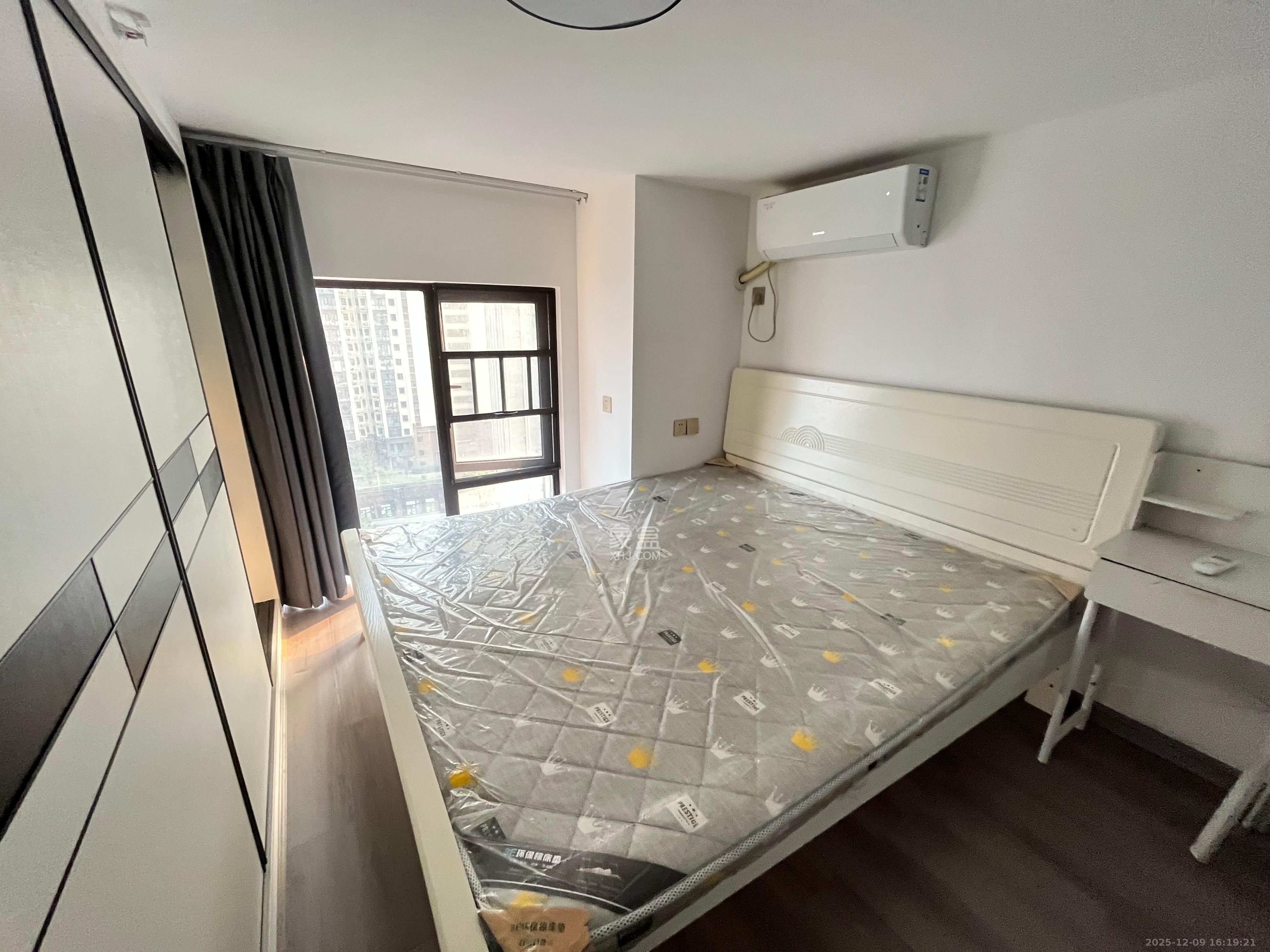 卓越江岸  1室0厅0卫    2500.0元/月室内图