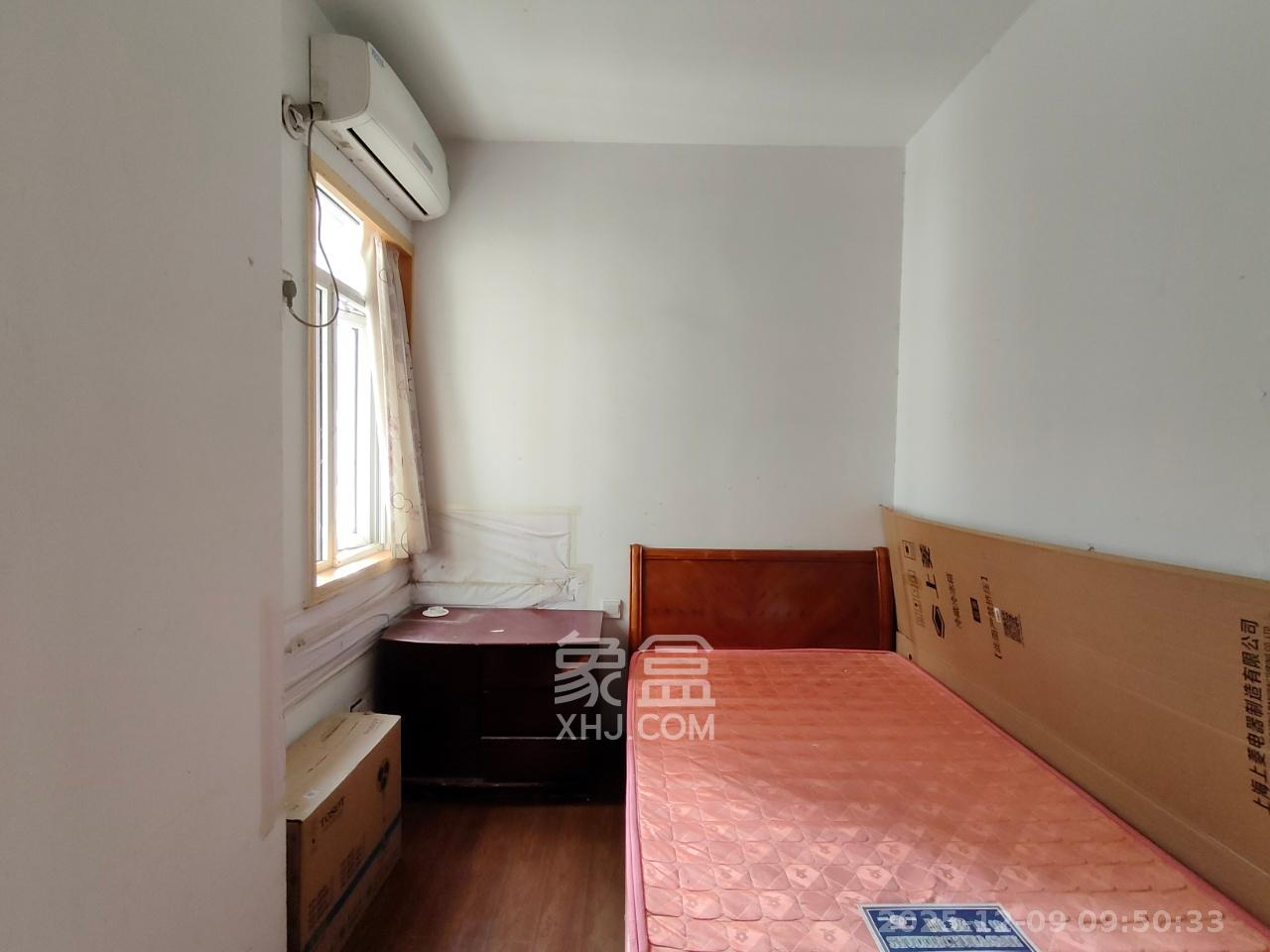 风华四季园  1室2厅1卫    2200.0元/月室内图