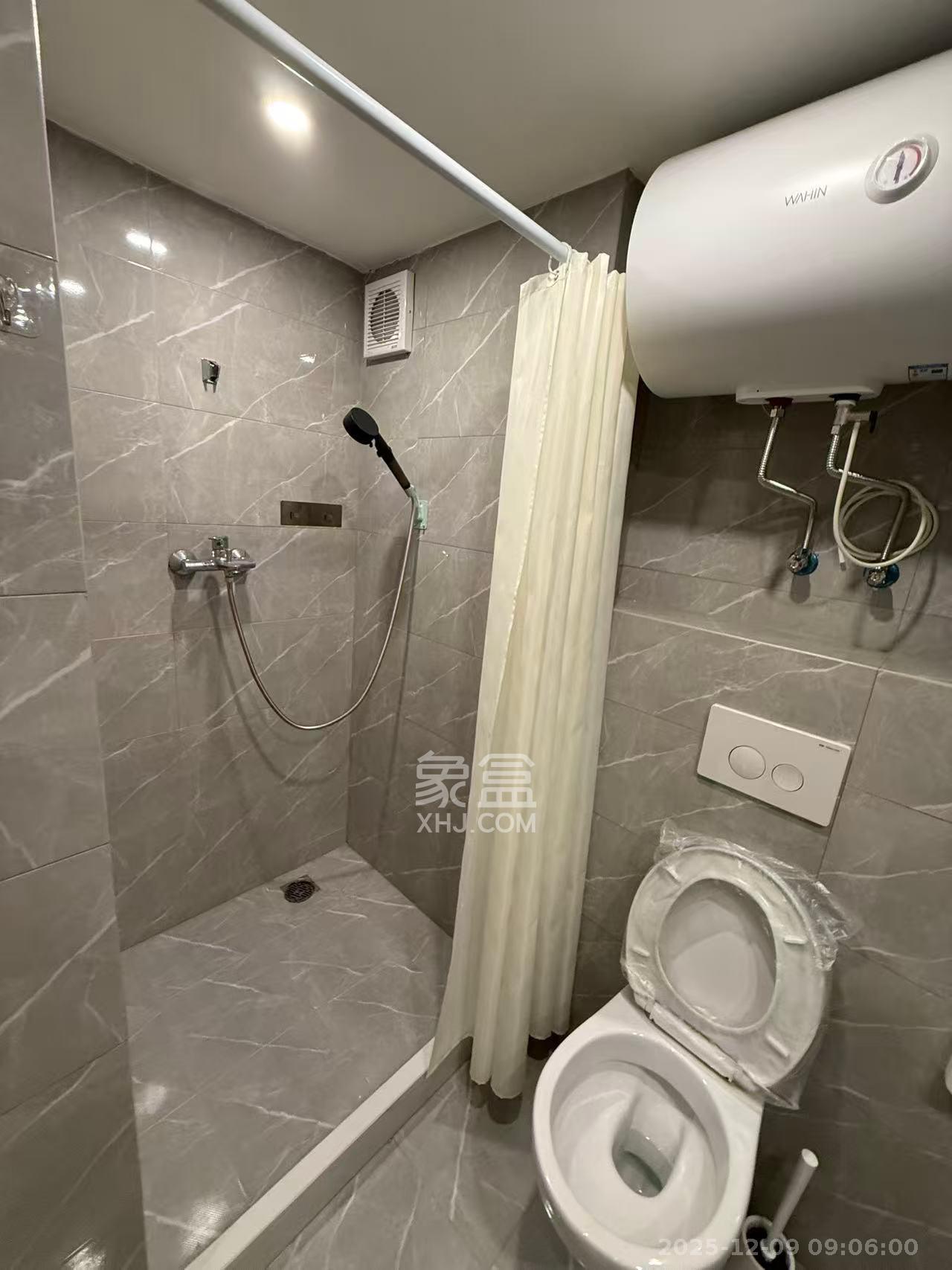 中一鲲出（鲲鹏府）  2室2厅1卫    2300.0元/月室内图