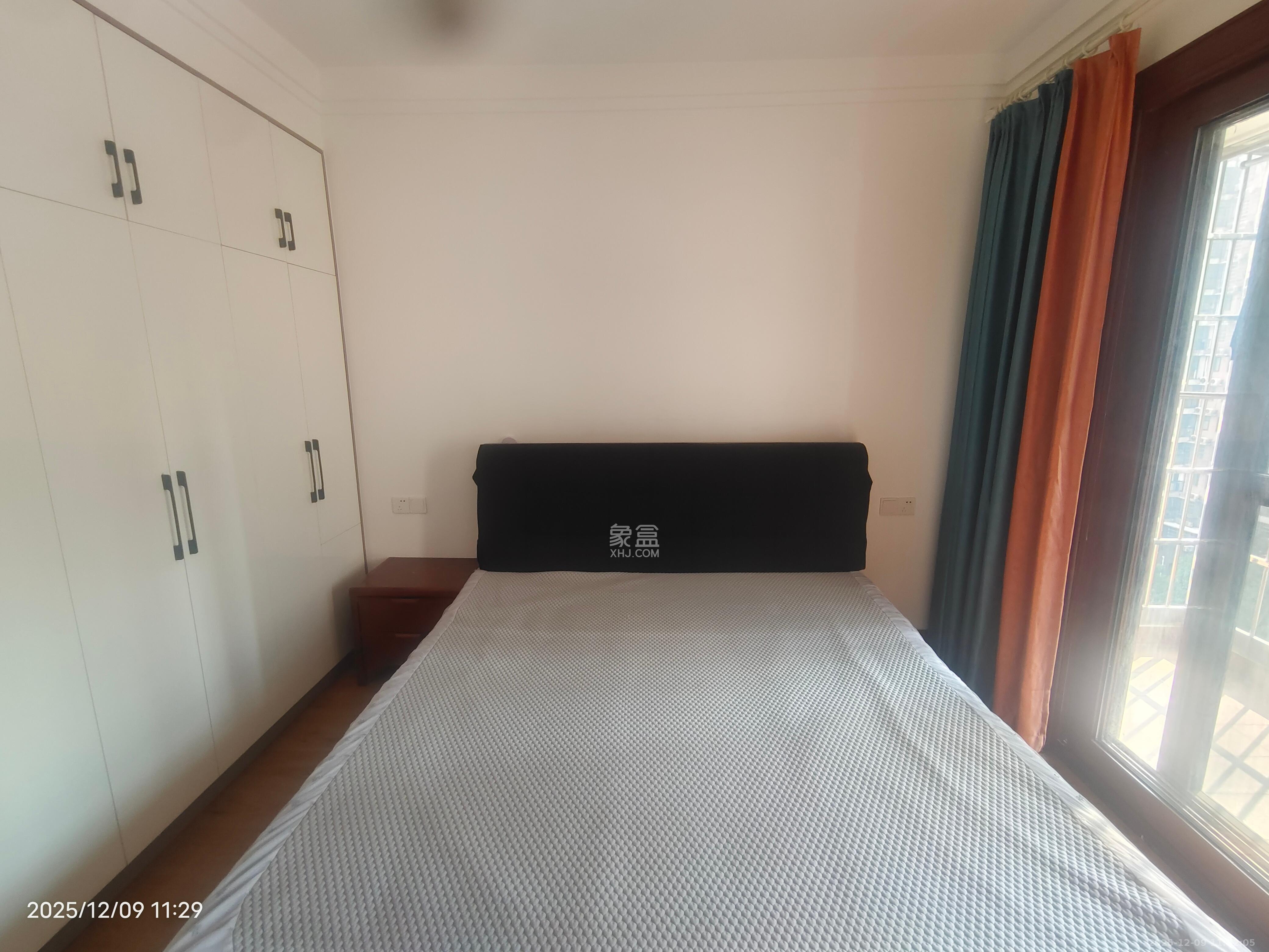 山水新城 3室2厅2卫 2500.0元/月 山水新城 3室2厅2卫 2500.0元/月室内图