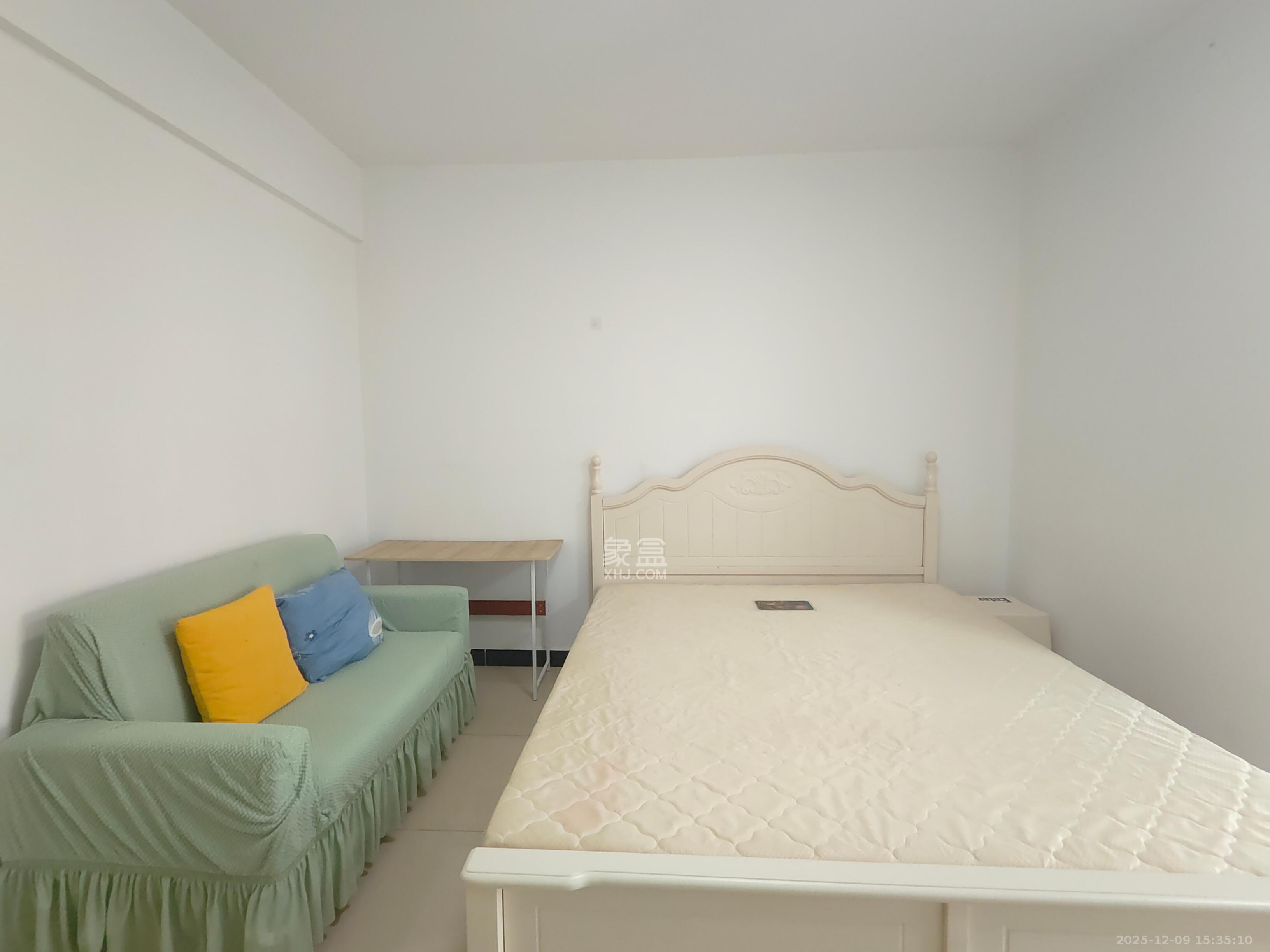 圭塘三小区 1室1厅1卫 1600.0元/月 圭塘三小区 1室1厅1卫 1600.0元/月室内图