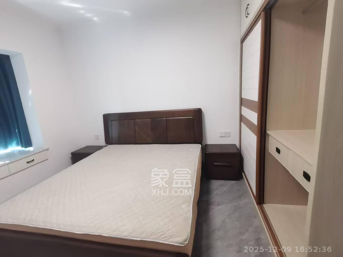 山语城三期  3室2厅2卫    2600.0元/月