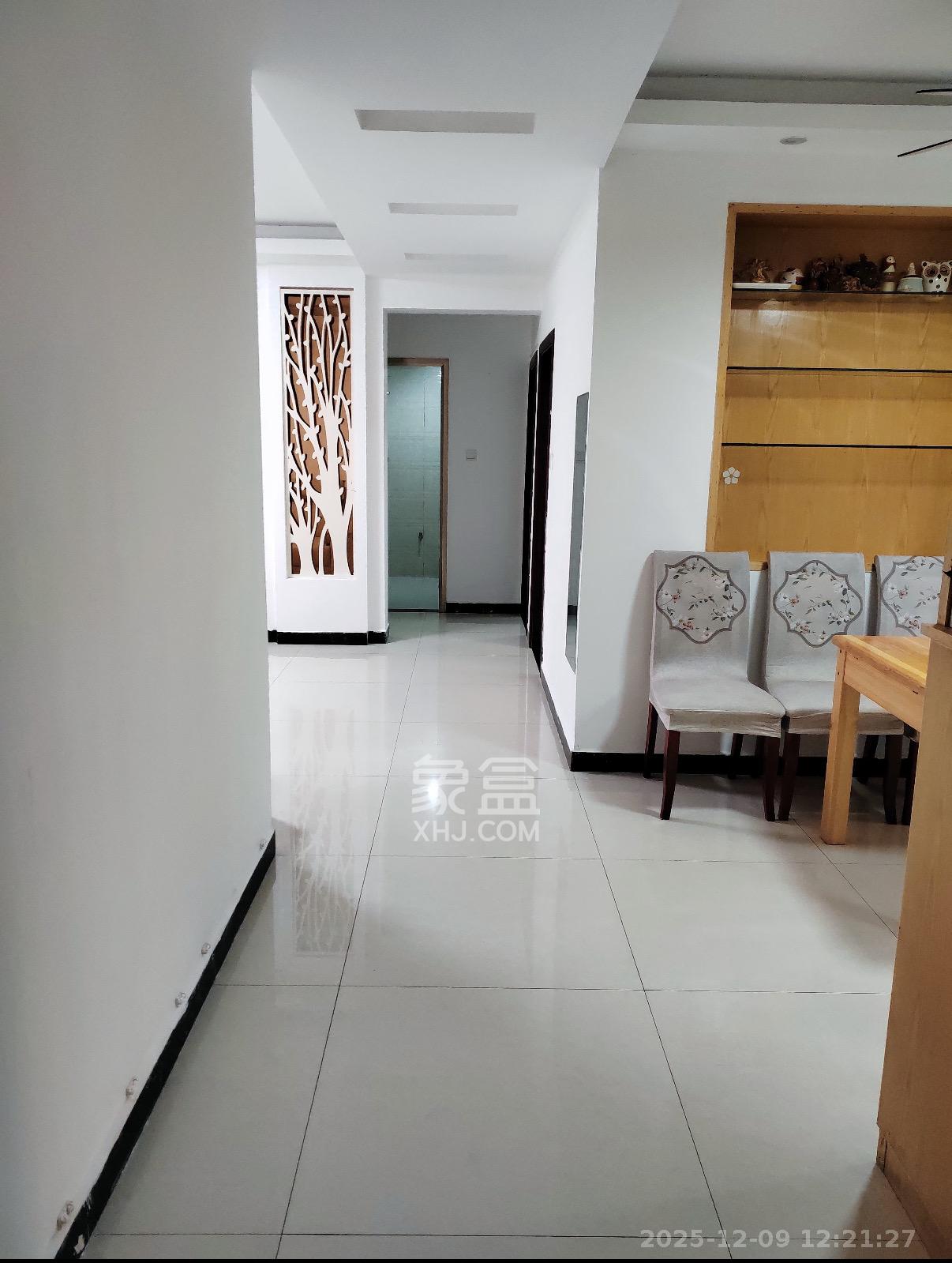 保利麓谷林语D区  3室1厅1卫    2200.0元/月室内图