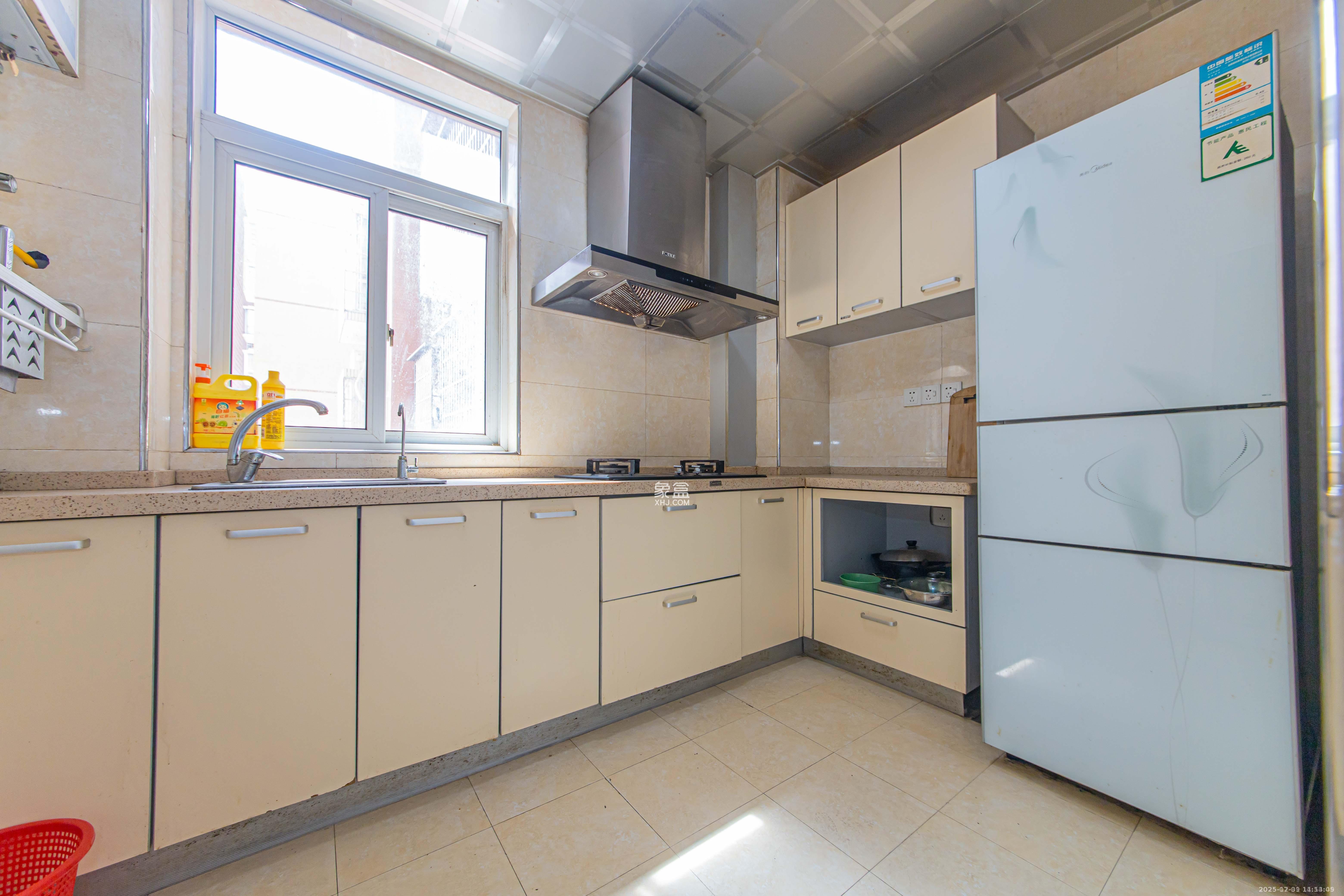 凯富漫城 2室1厅1卫 1500.0元/月 凯富漫城 2室1厅1卫 1500.0元/月室内图