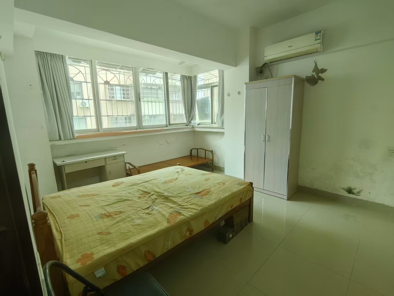 澳华大厦  1室1厅1卫    1000.0元/月