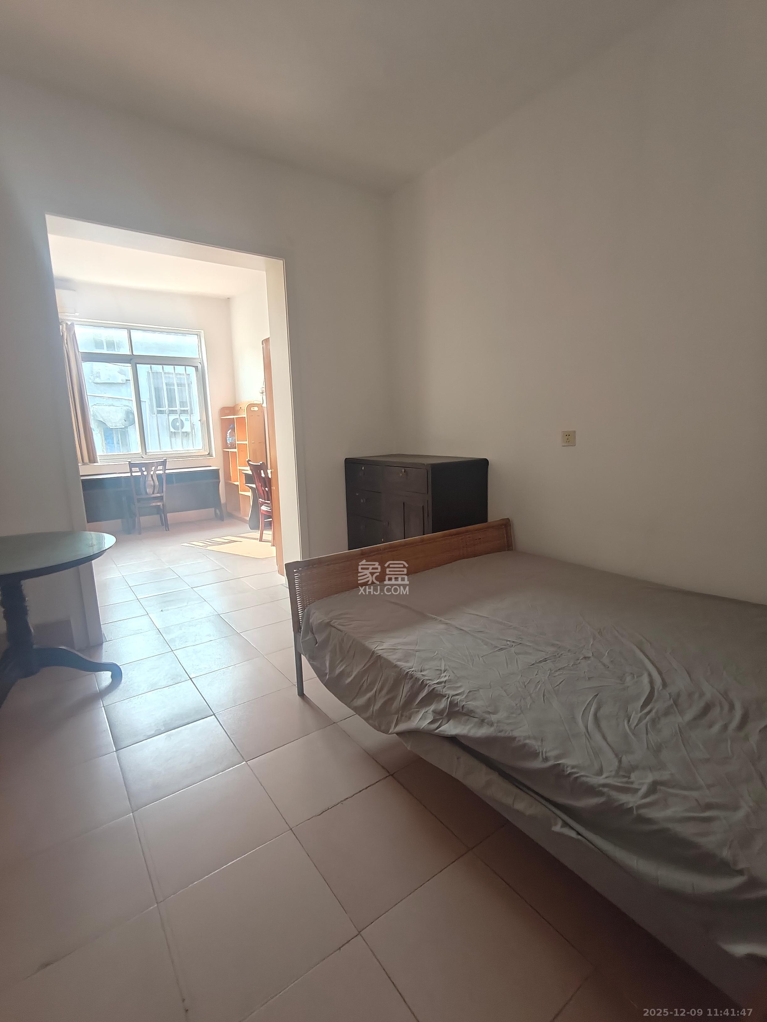 雨花区教育局宿舍  3室1厅1卫    2300.0元/月室内图