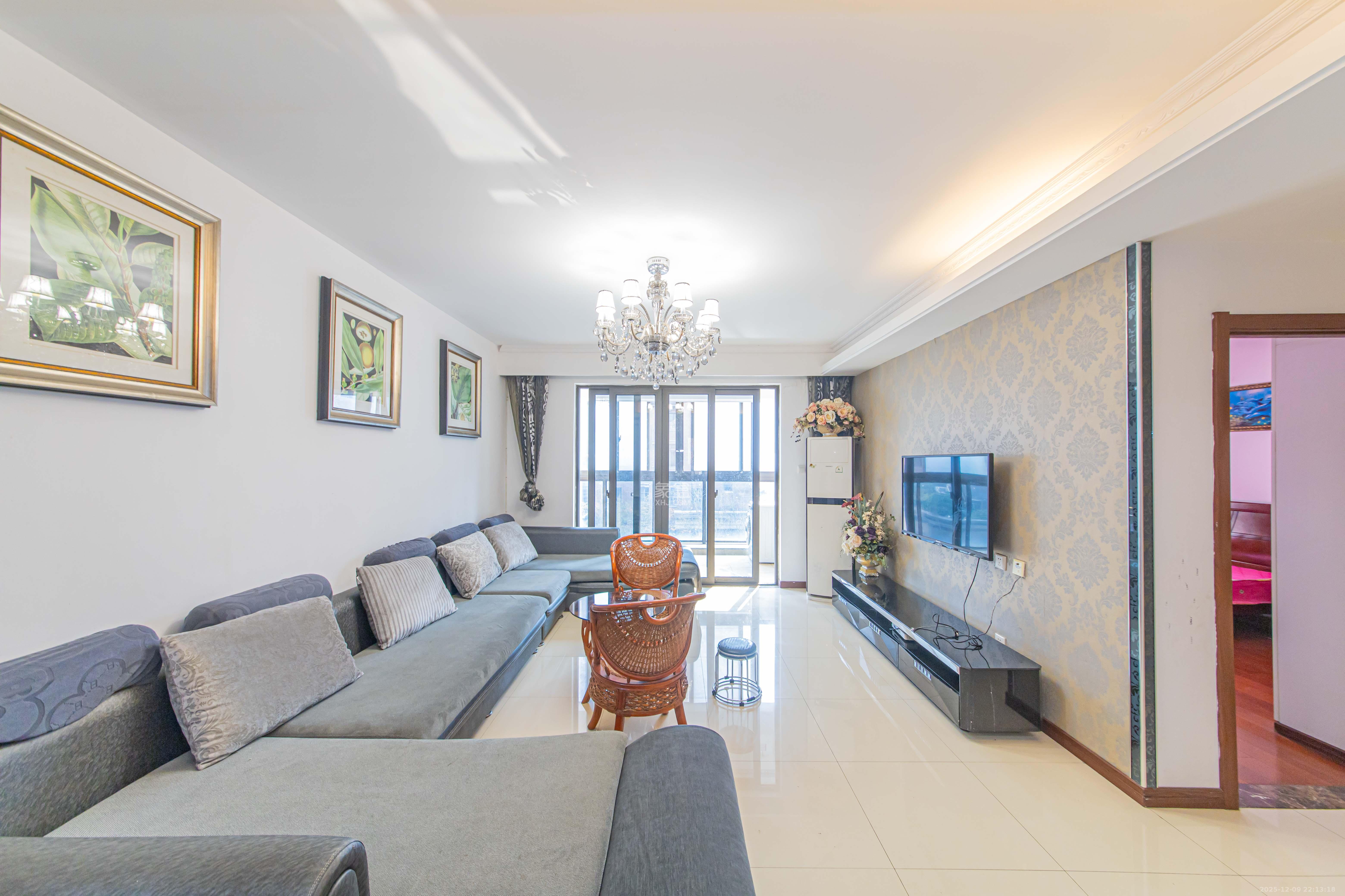 绿地公馆（绿地名邸）  3室2厅2卫    146.0万