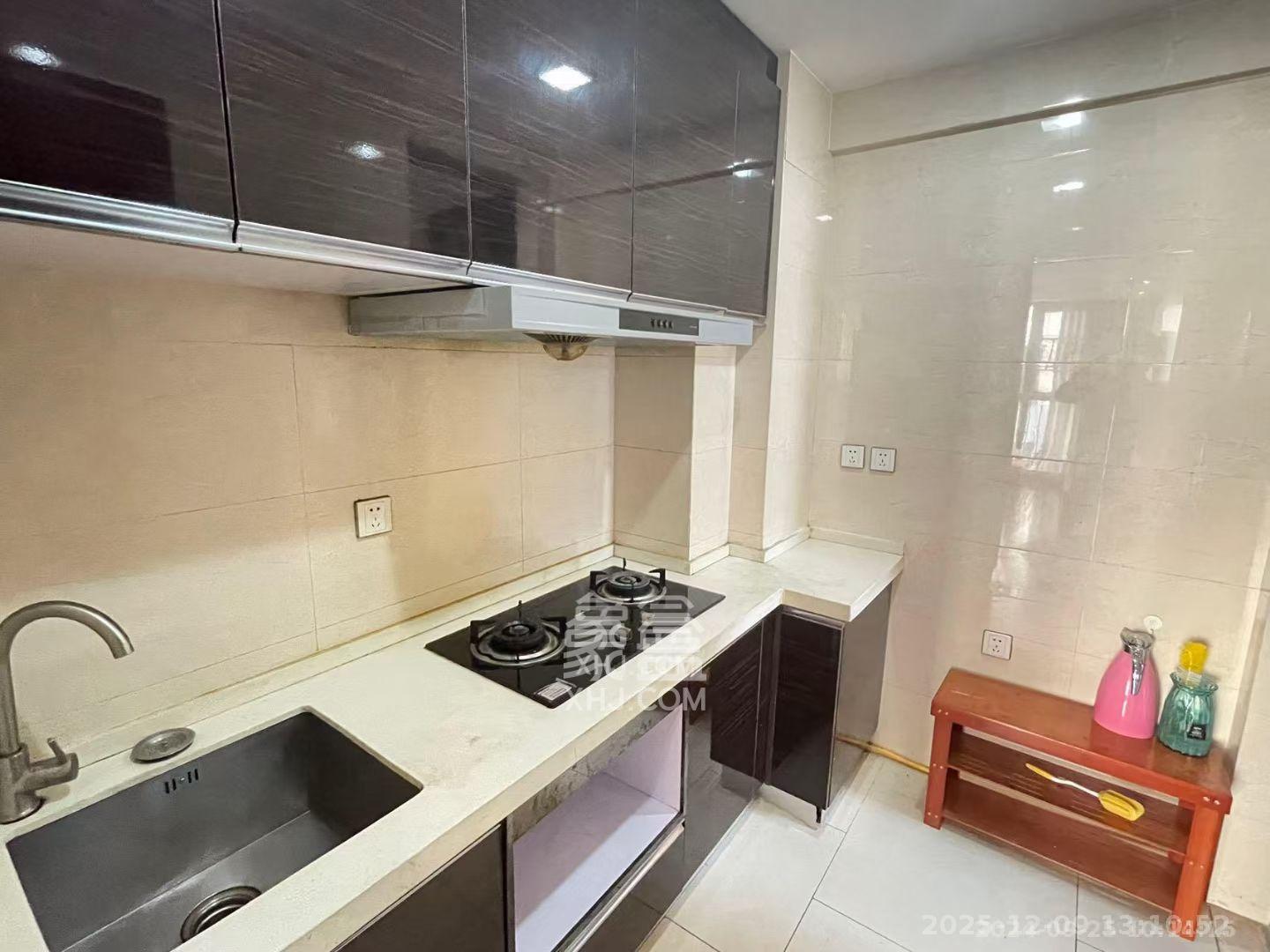 锦湘国际星城三期（锦绣苑）  2室1厅1卫    2600.0元/月