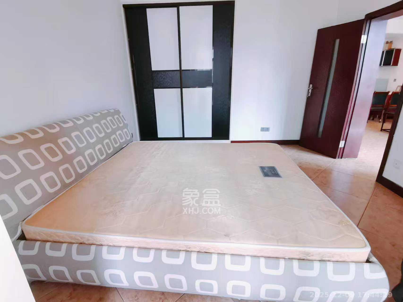 阳光100二期 1室1厅1卫 2000.0元/月 阳光100二期 1室1厅1卫 2000.0元/月室内图