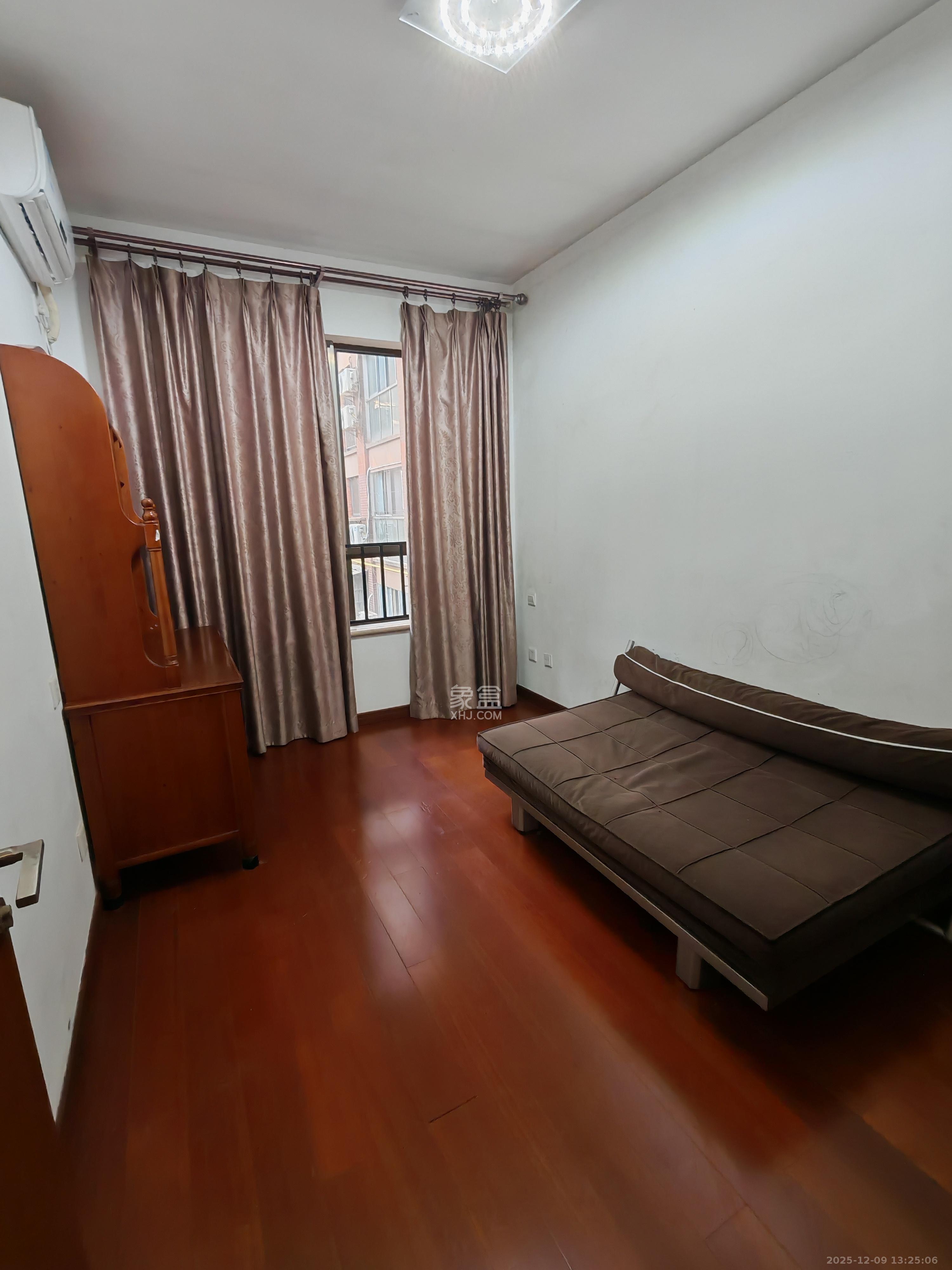 绿地公馆（绿地名邸）  3室2厅1卫    3200.0元/月室内图