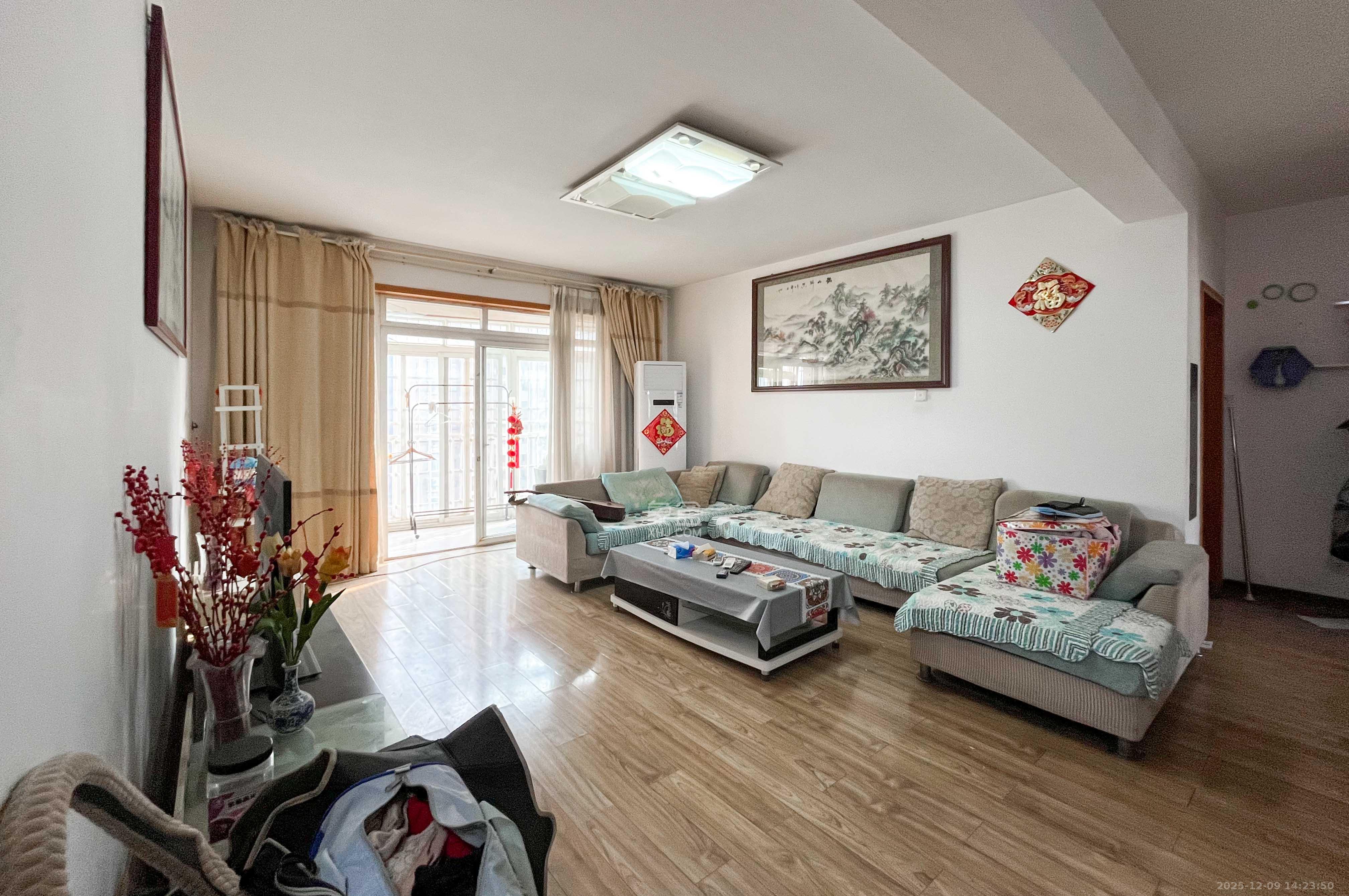 麓谷E家人 3室2厅2卫 80.0万 麓谷E家人 3室2厅2卫 80.0万客厅