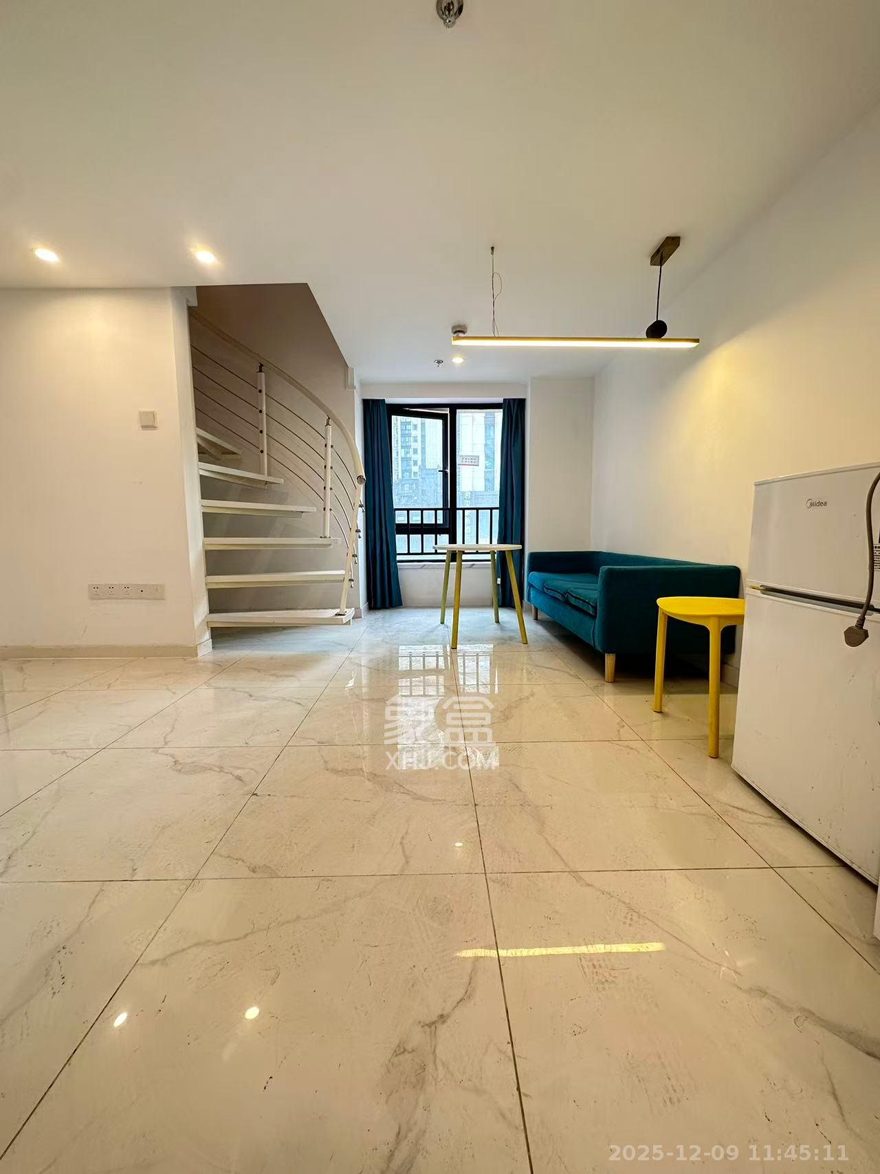 卓越江岸 2室2厅1卫 2200.0元/月 卓越江岸 2室2厅1卫 2200.0元/月室内图