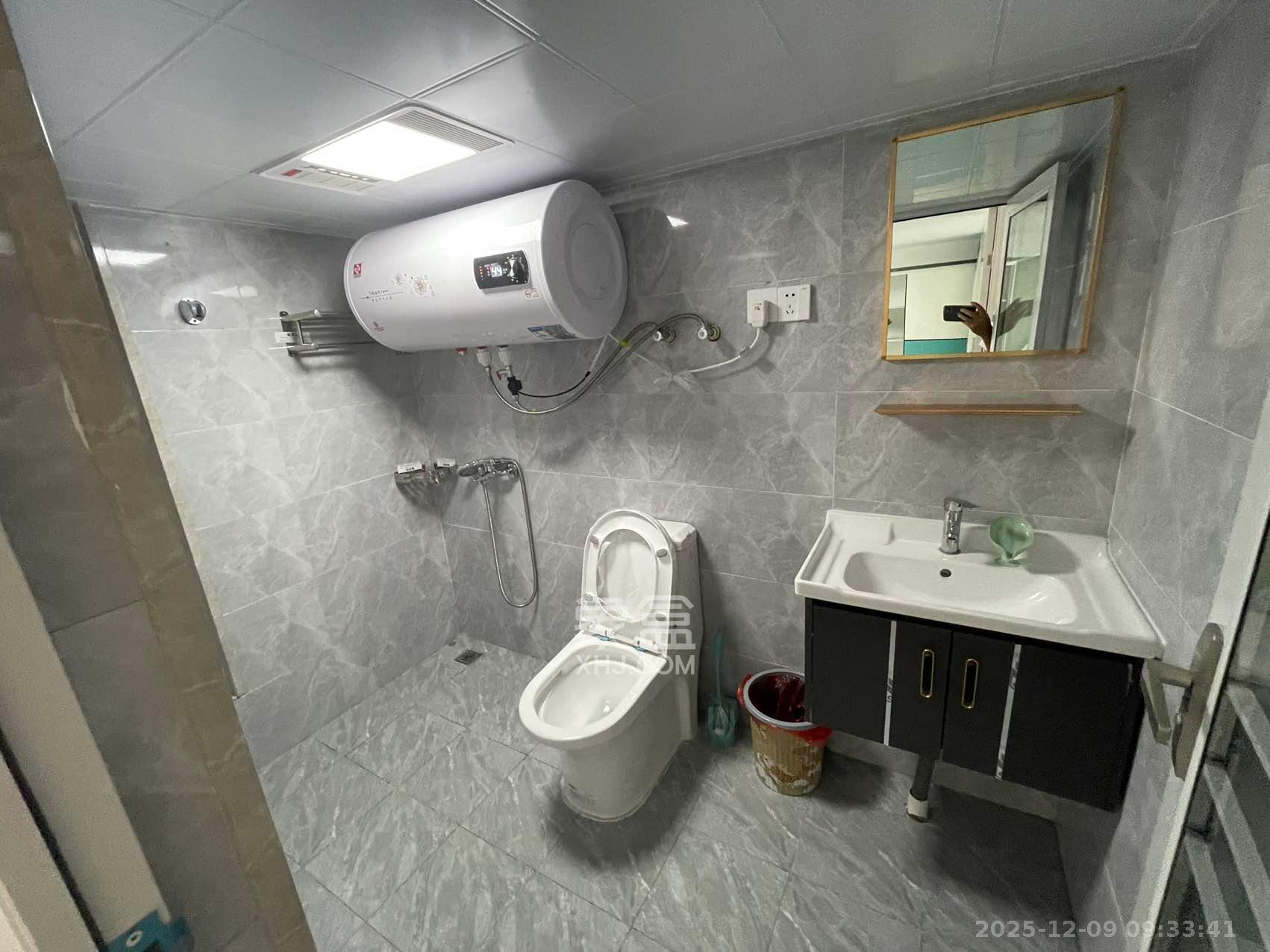 恒大上林苑  3室2厅2卫    2000.0元/月室内图