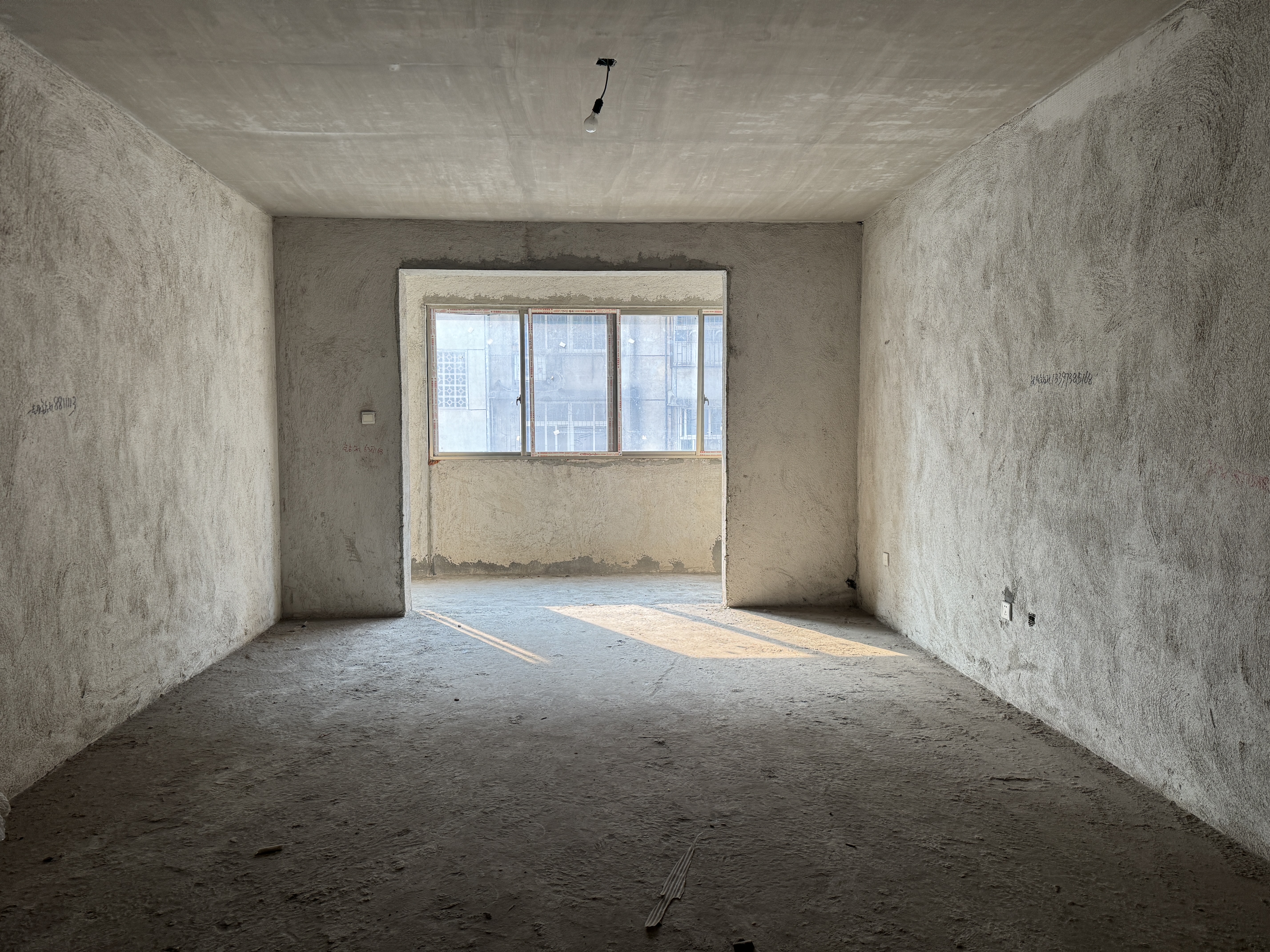 文苑小区  3室2厅2卫    62.8万客厅