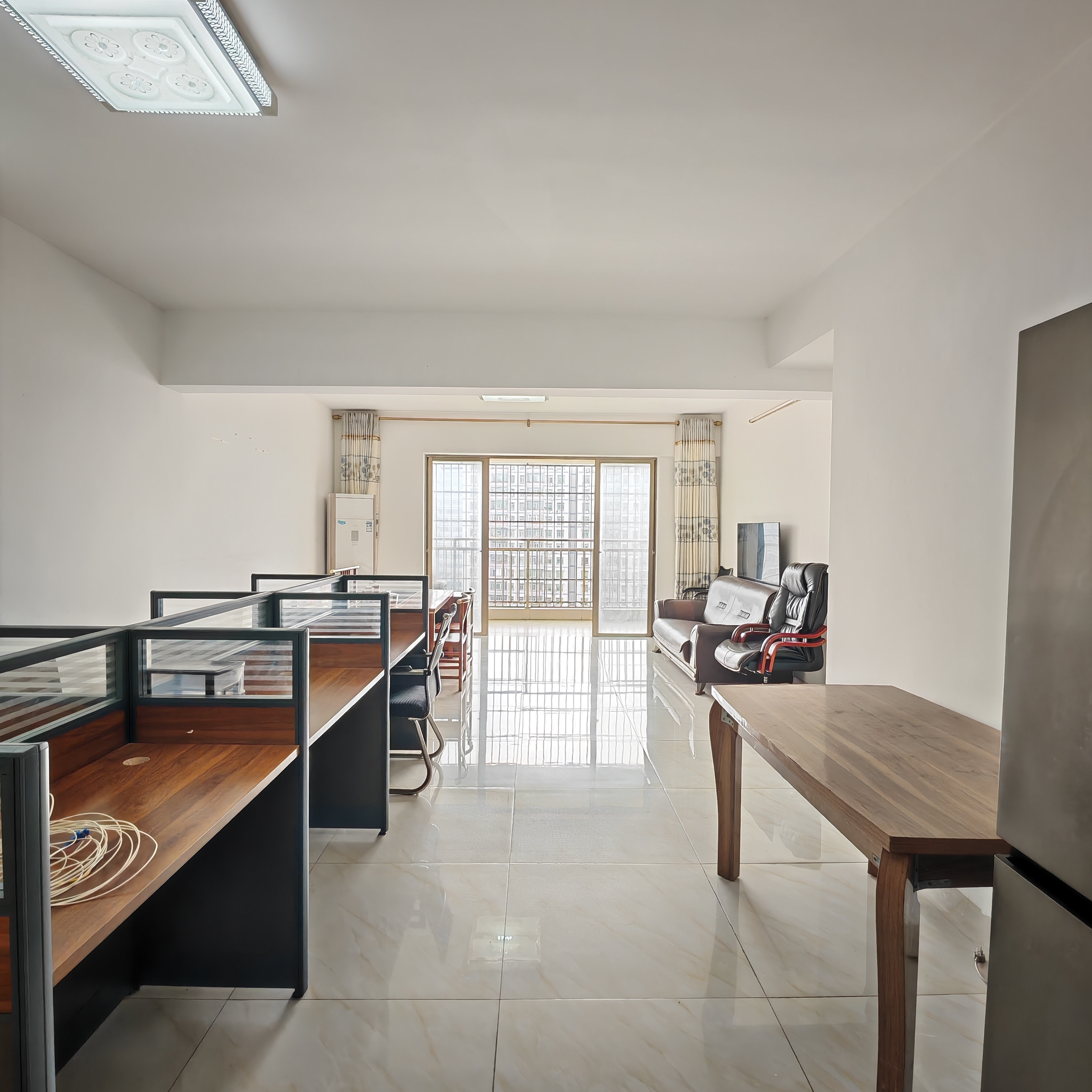 锦达公寓  4室2厅2卫    3000.0元/月