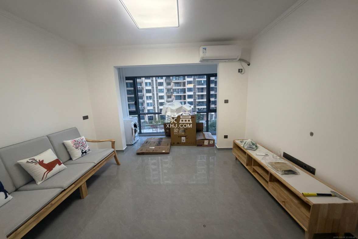 岭福家苑(天心佳苑) 3室2厅2卫 3300.0元/月 岭福家苑(天心佳苑) 3室2厅2卫 3300.0元/月室内图