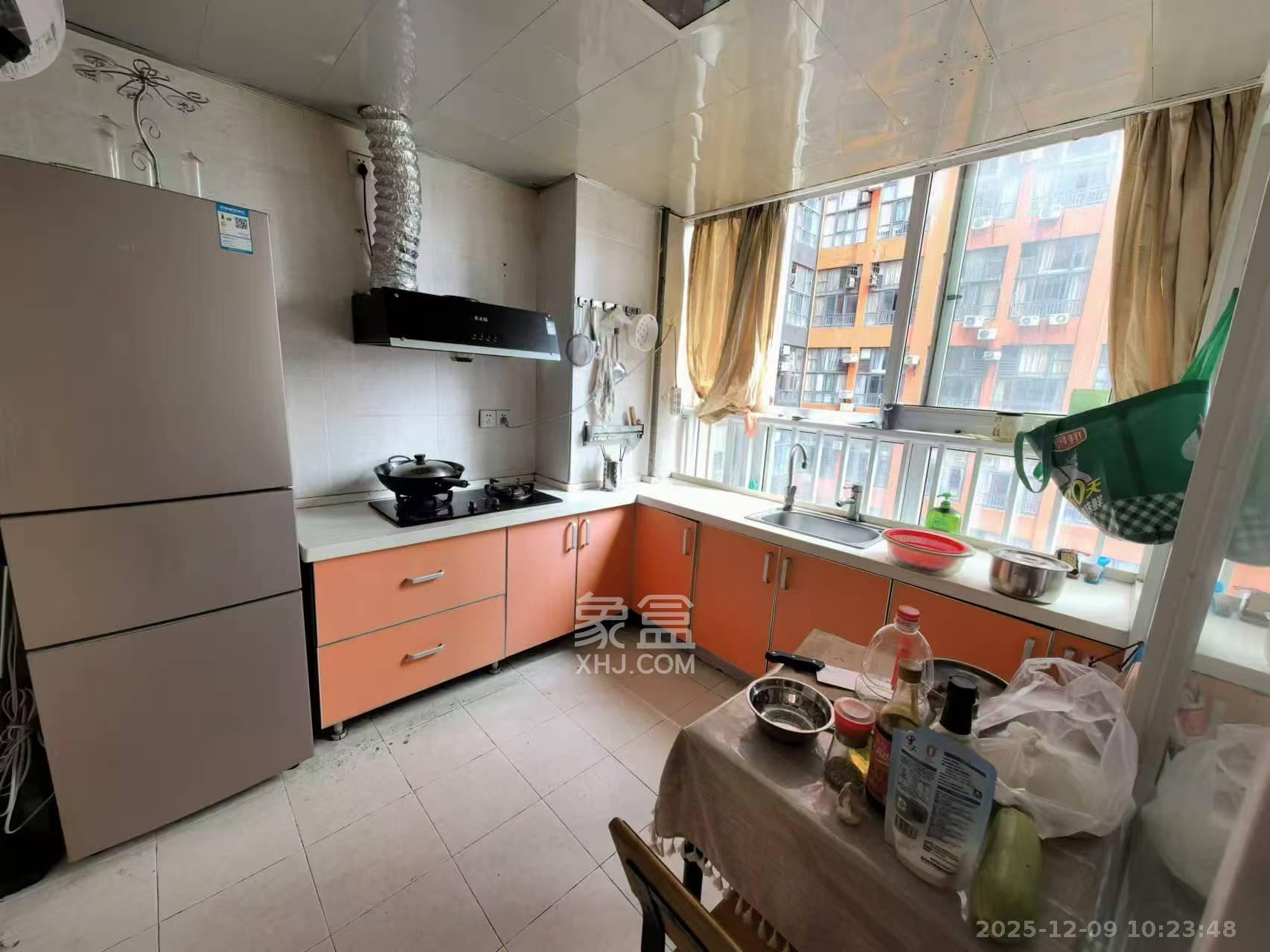 他城（天鸿时代公寓）  2室1厅1卫    1400.0元/月