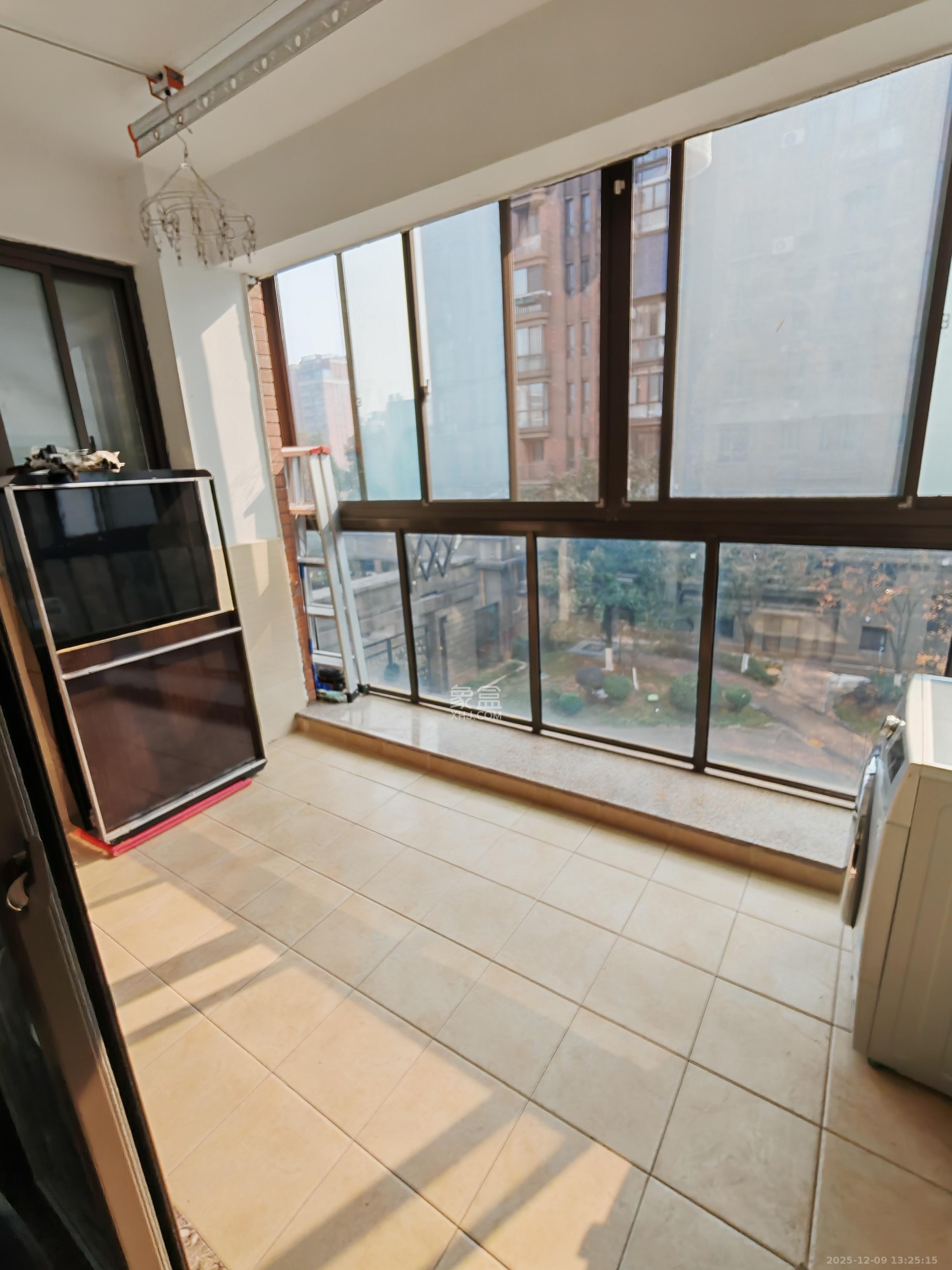 绿地公馆（绿地名邸）  3室2厅1卫    3200.0元/月室内图