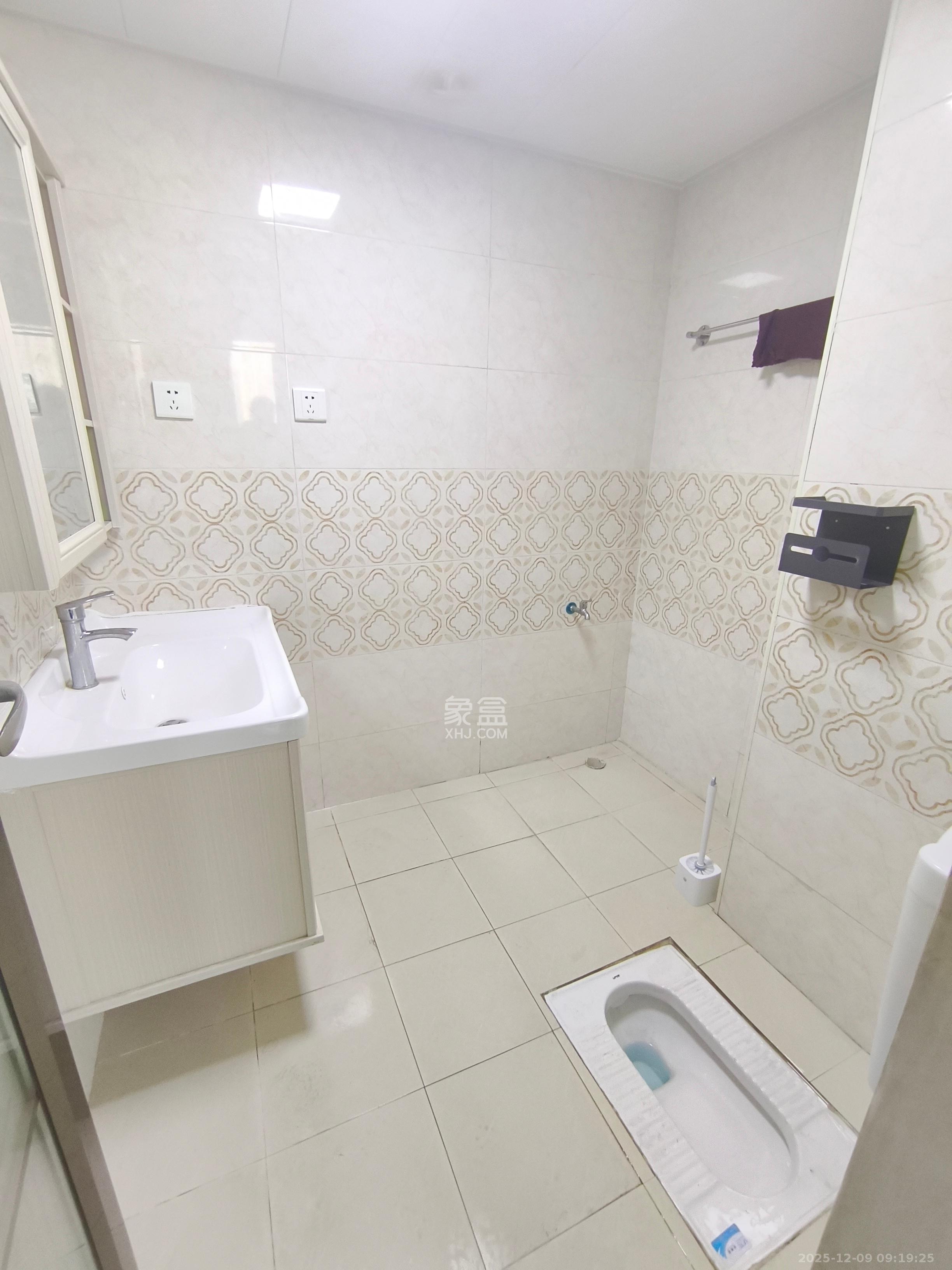 长房八方里（长房公园里）   60.0㎡      2000.0元/月室内图