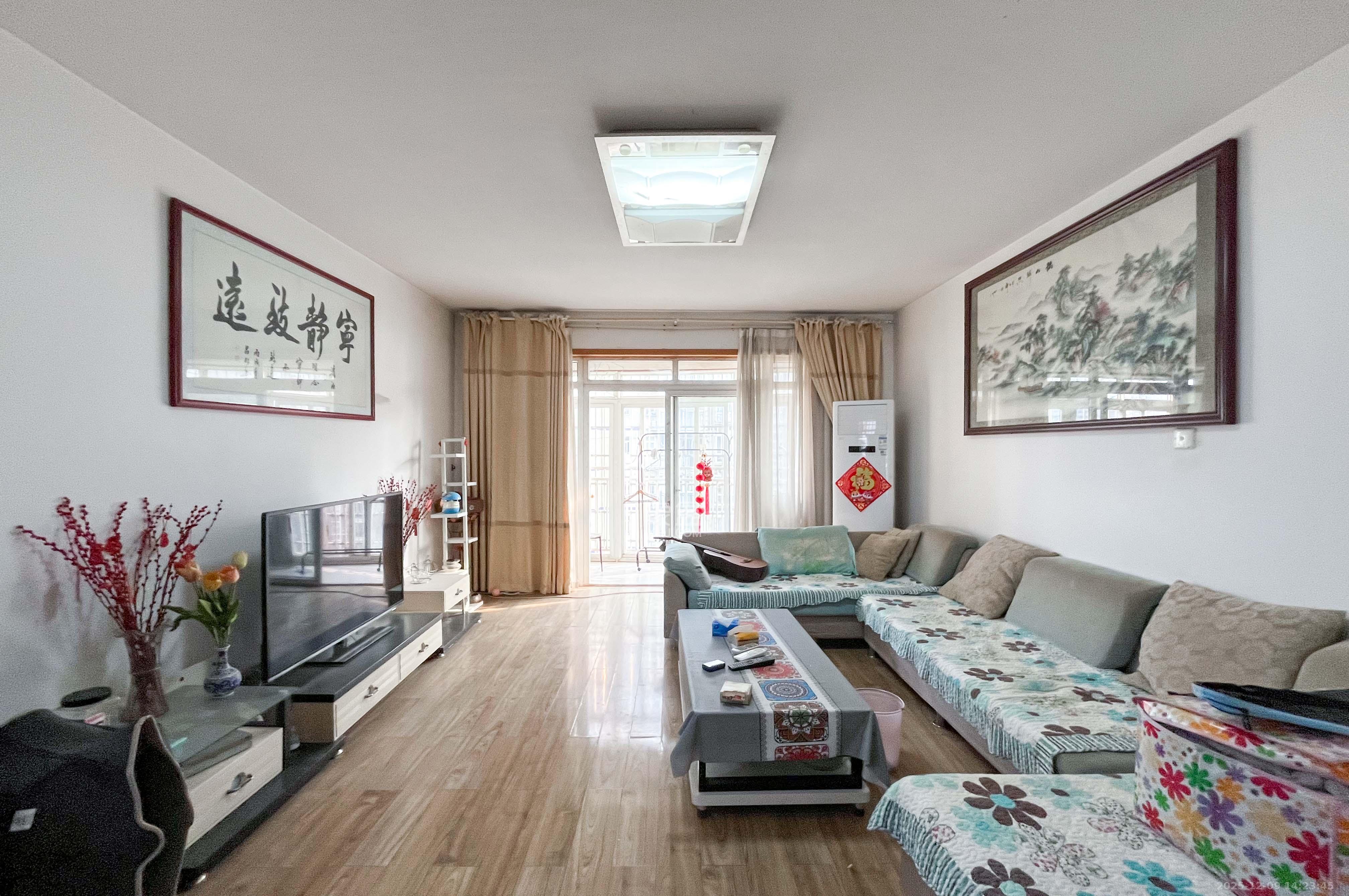 麓谷E家人 3室2厅2卫 80.0万 麓谷E家人 3室2厅2卫 80.0万客厅