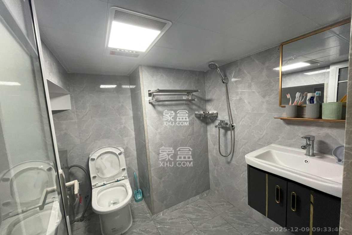 恒大上林苑 3室2厅2卫 2000.0元/月 恒大上林苑 3室2厅2卫 2000.0元/月室内图