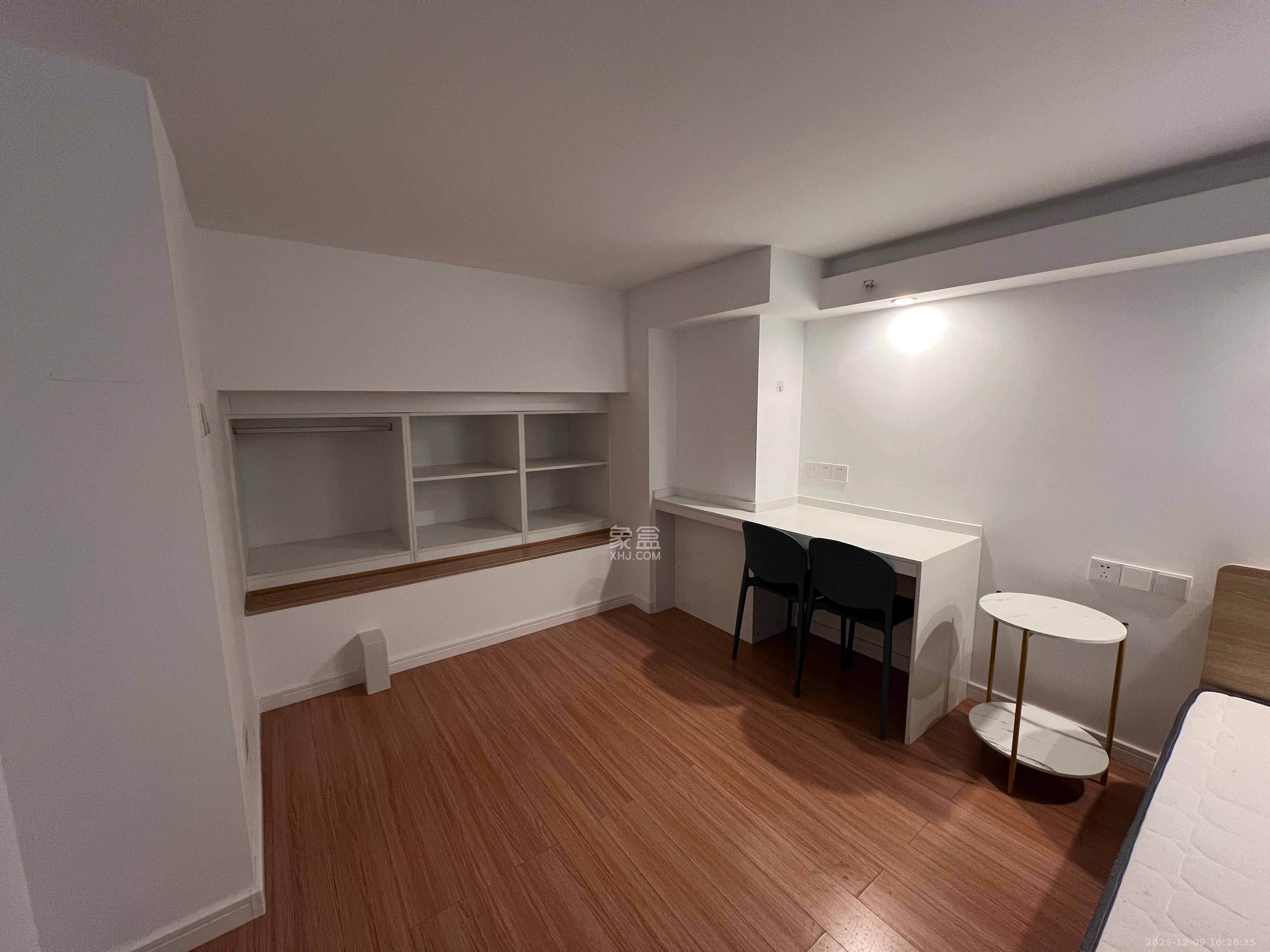 卓越江岸  1室0厅0卫    1800.0元/月室内图