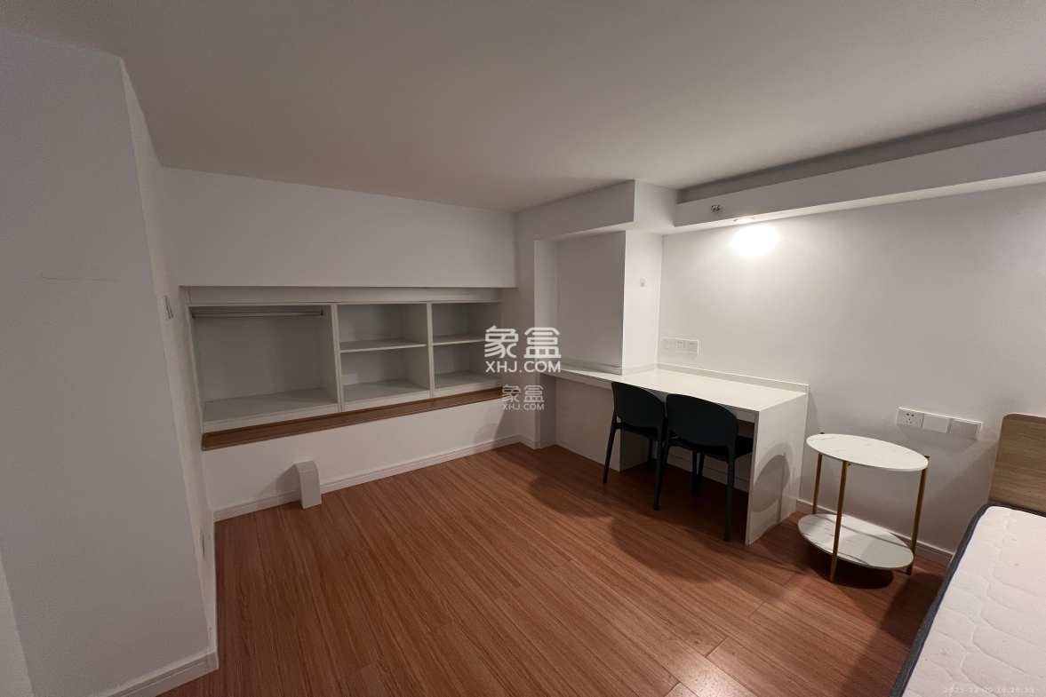 卓越江岸 1室0厅0卫 1800.0元/月 卓越江岸 1室0厅0卫 1800.0元/月室内图