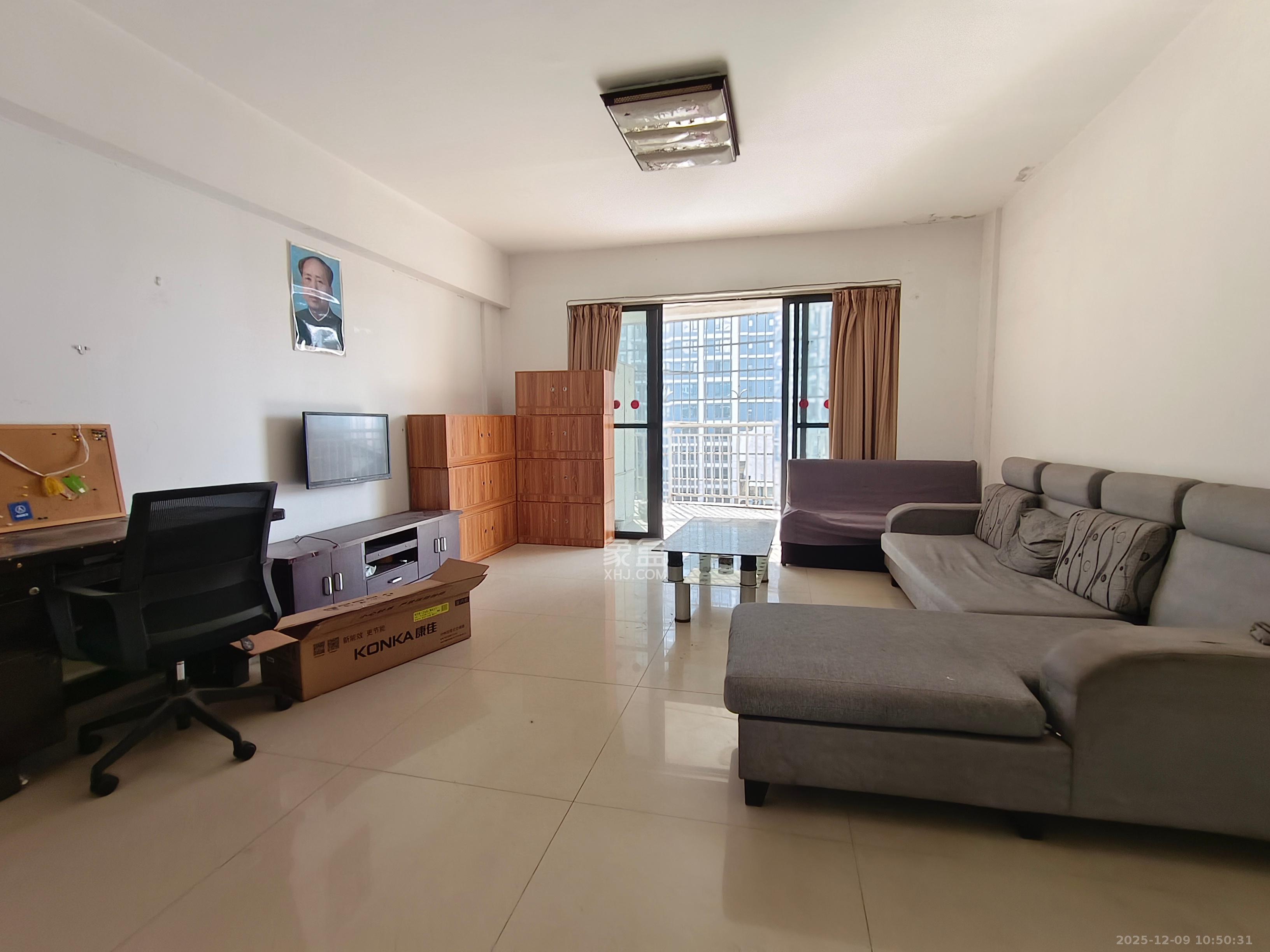 天赐良园  3室2厅2卫    2000.0元/月