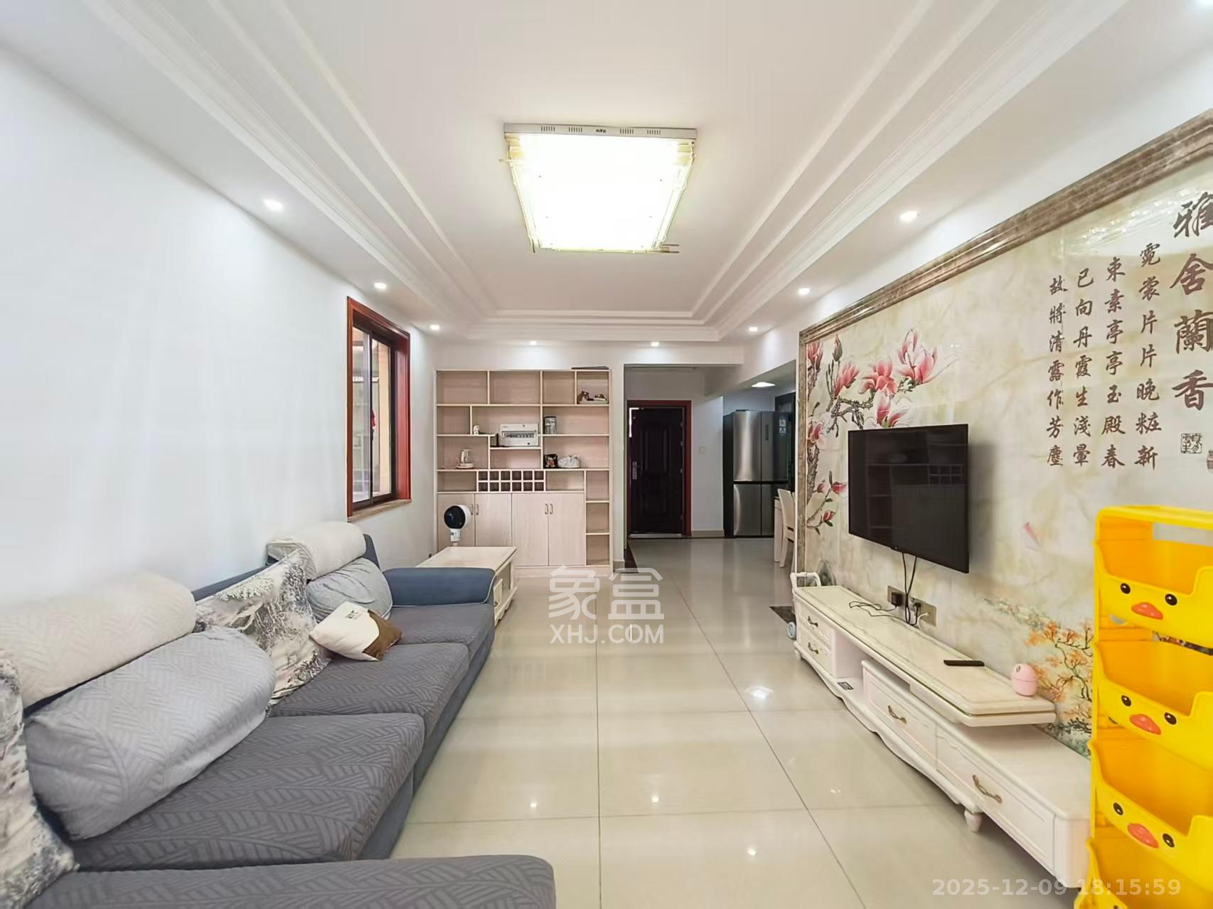 欧莱雅郡  3室2厅1卫    1900.0元/月室内图