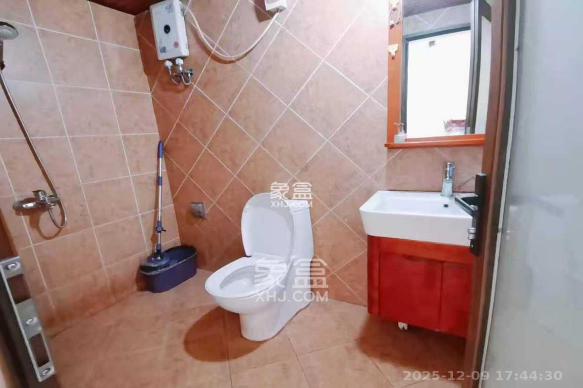 阳光100二期 1室1厅1卫 2000.0元/月 阳光100二期 1室1厅1卫 2000.0元/月室内图