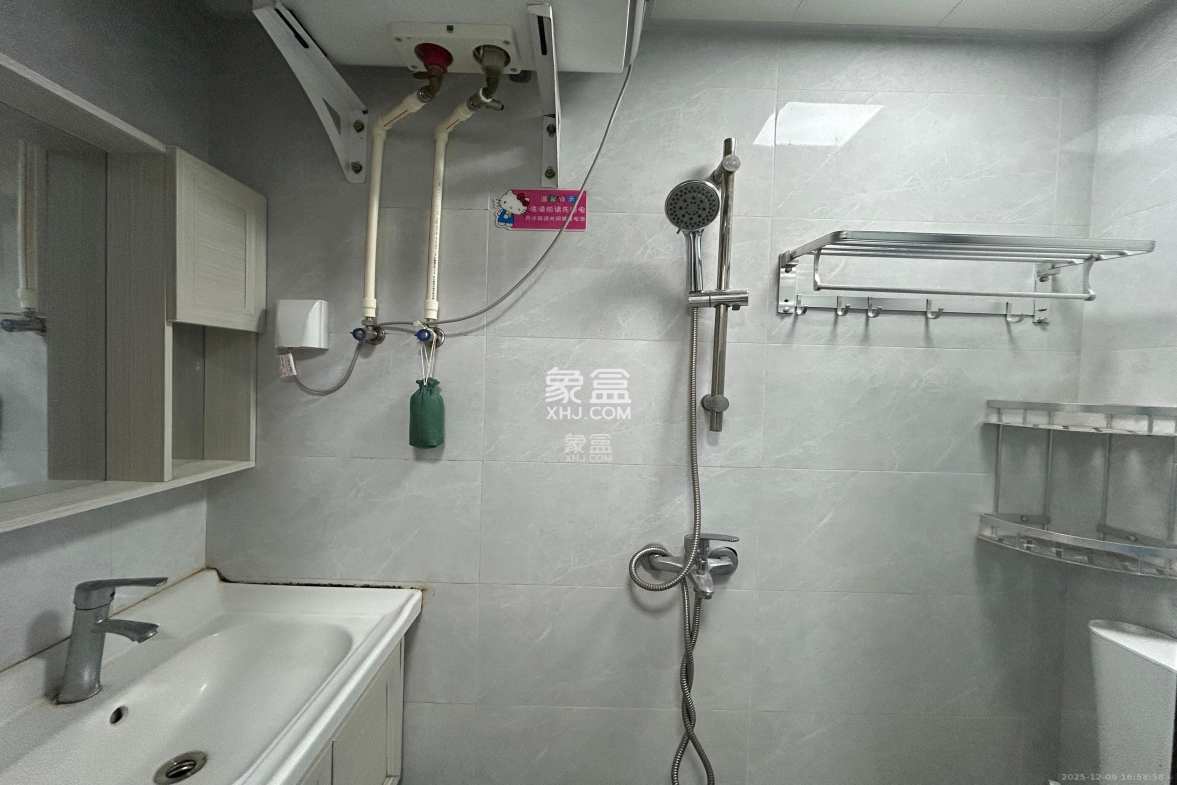 保利香槟国际 1室1厅1卫 1200.0元/月 保利香槟国际 1室1厅1卫 1200.0元/月室内图