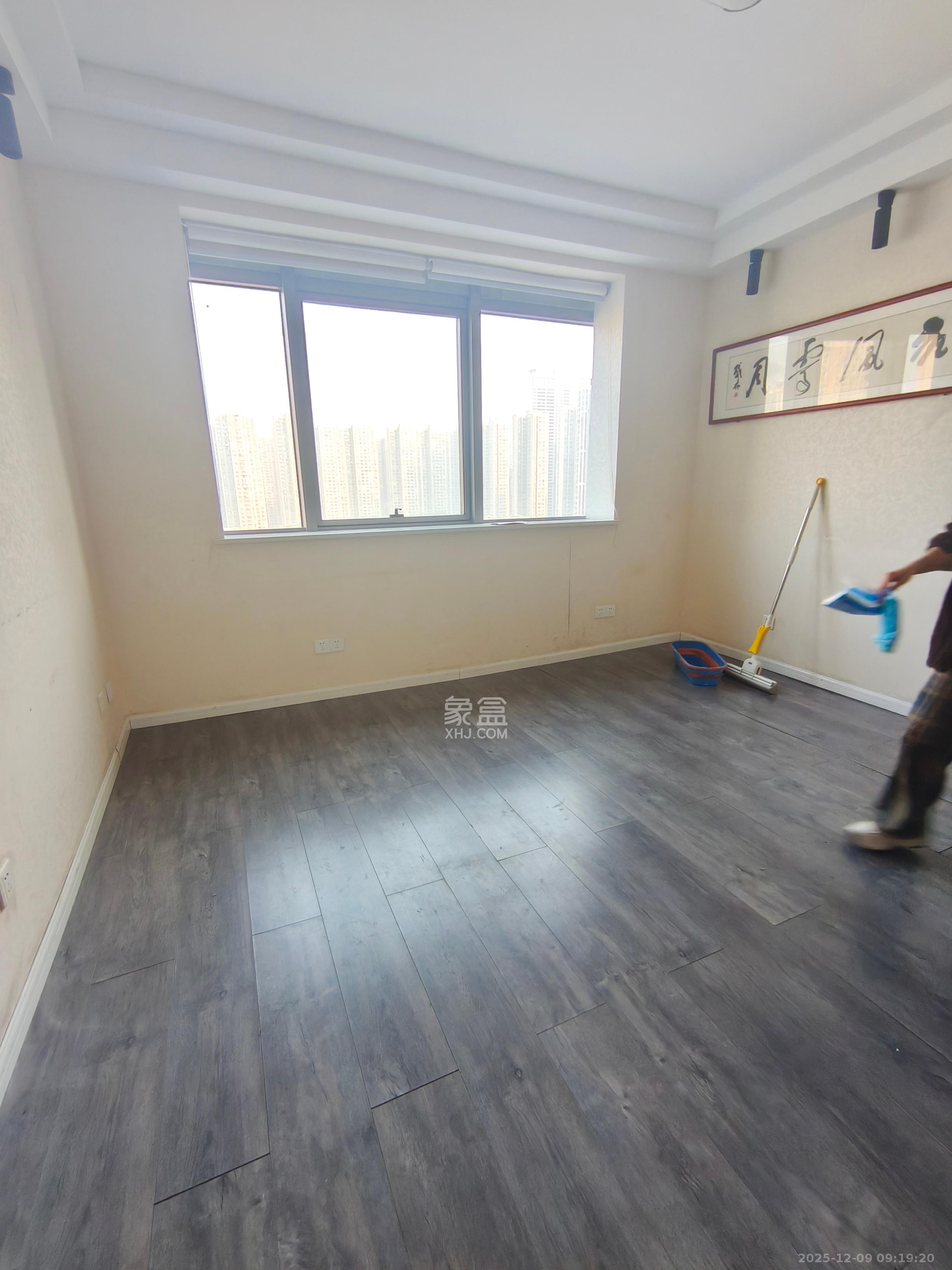 长房八方里（长房公园里）   60.0㎡      2000.0元/月室内图