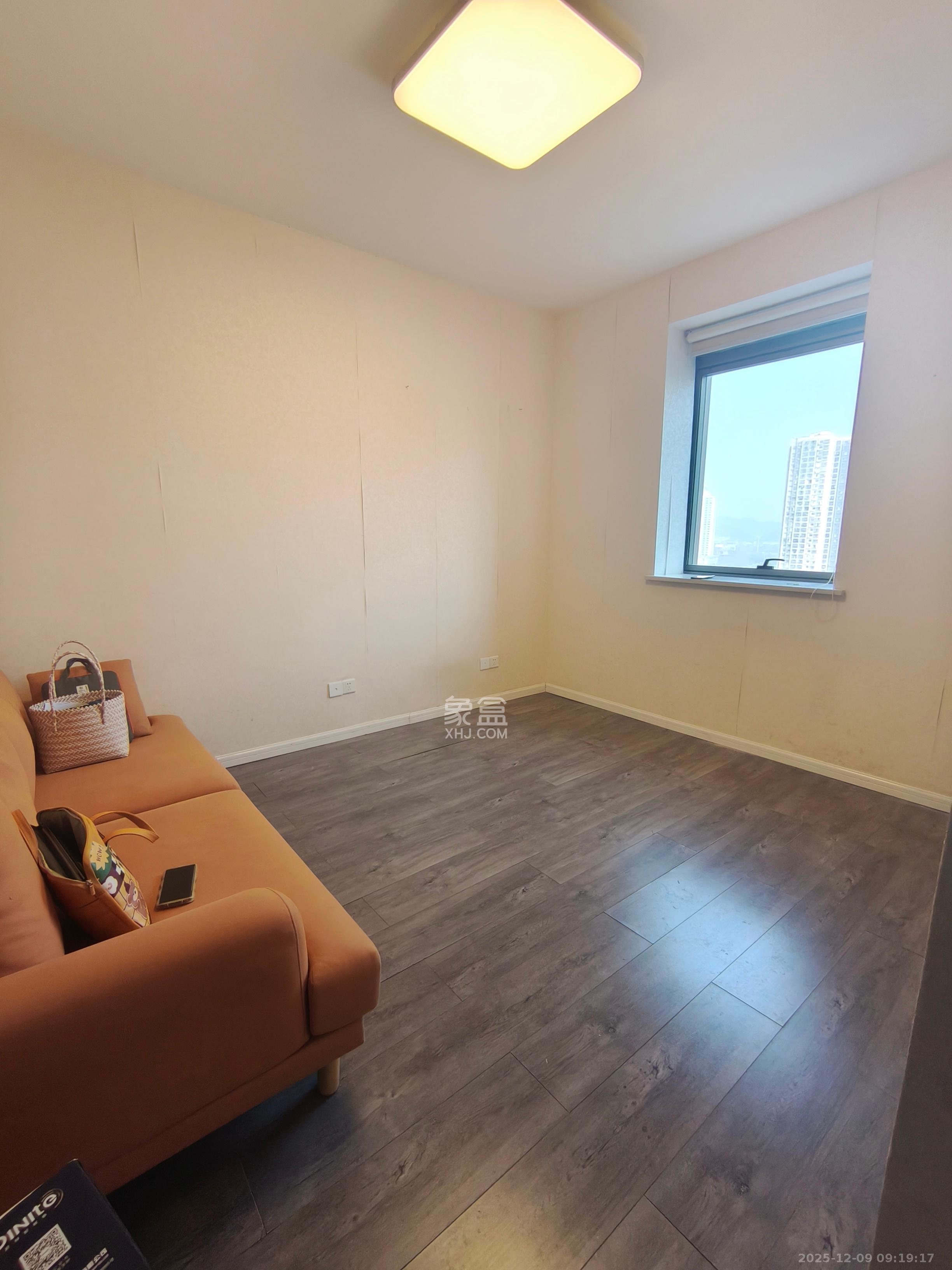 长房八方里（长房公园里）   60.0㎡      2000.0元/月