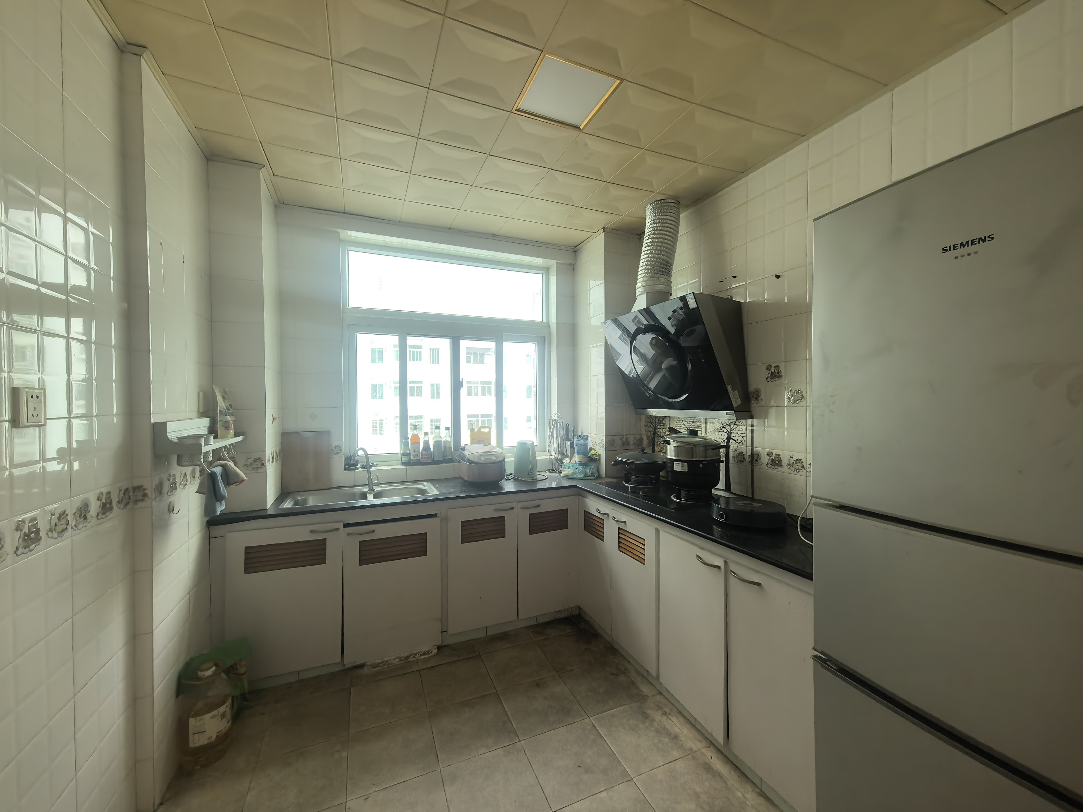 三优花园 2室2厅1卫 3200.0元/月 三优花园 2室2厅1卫 3200.0元/月室内图