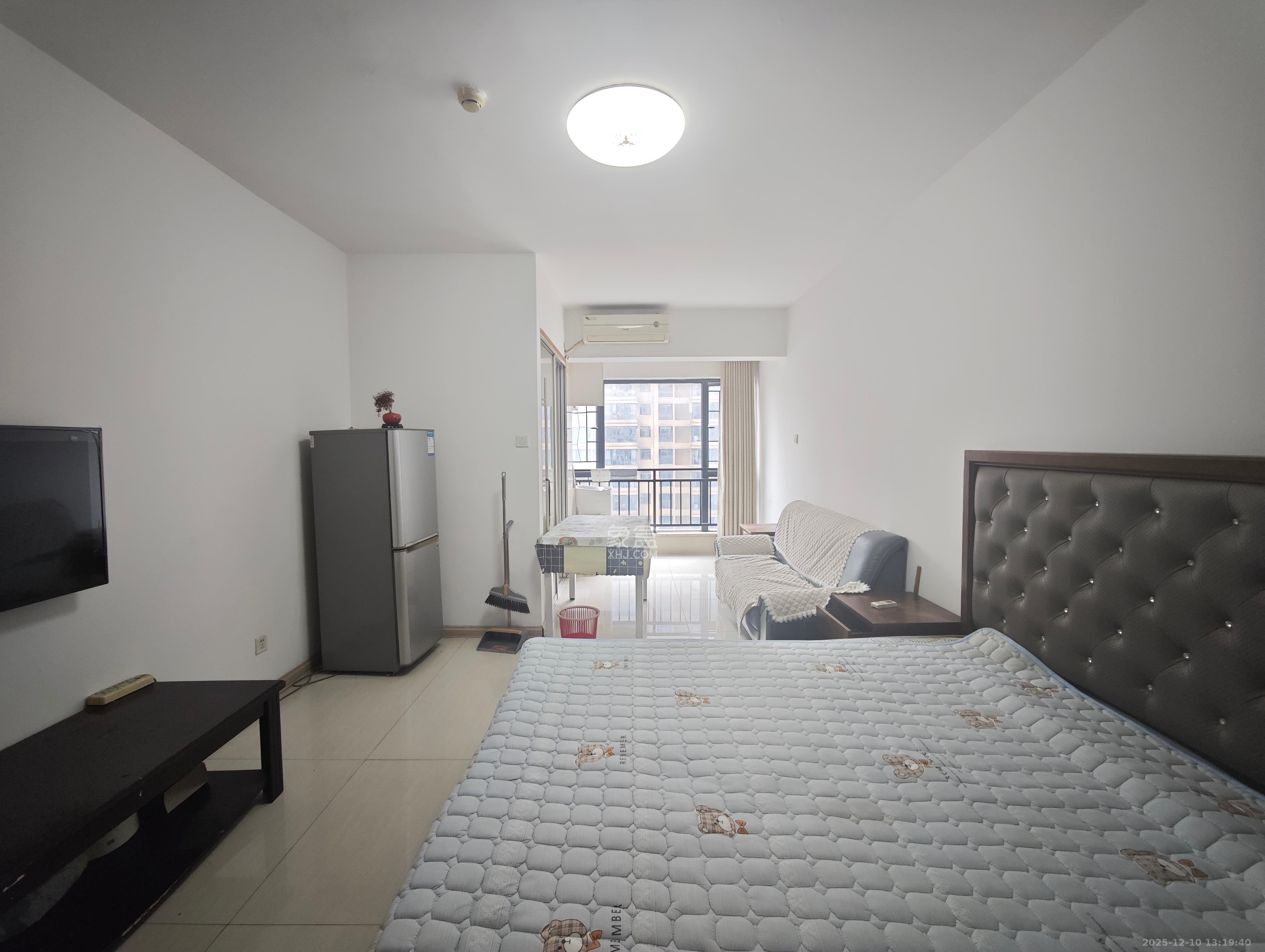 东城港   45.0㎡      1600.0元/月