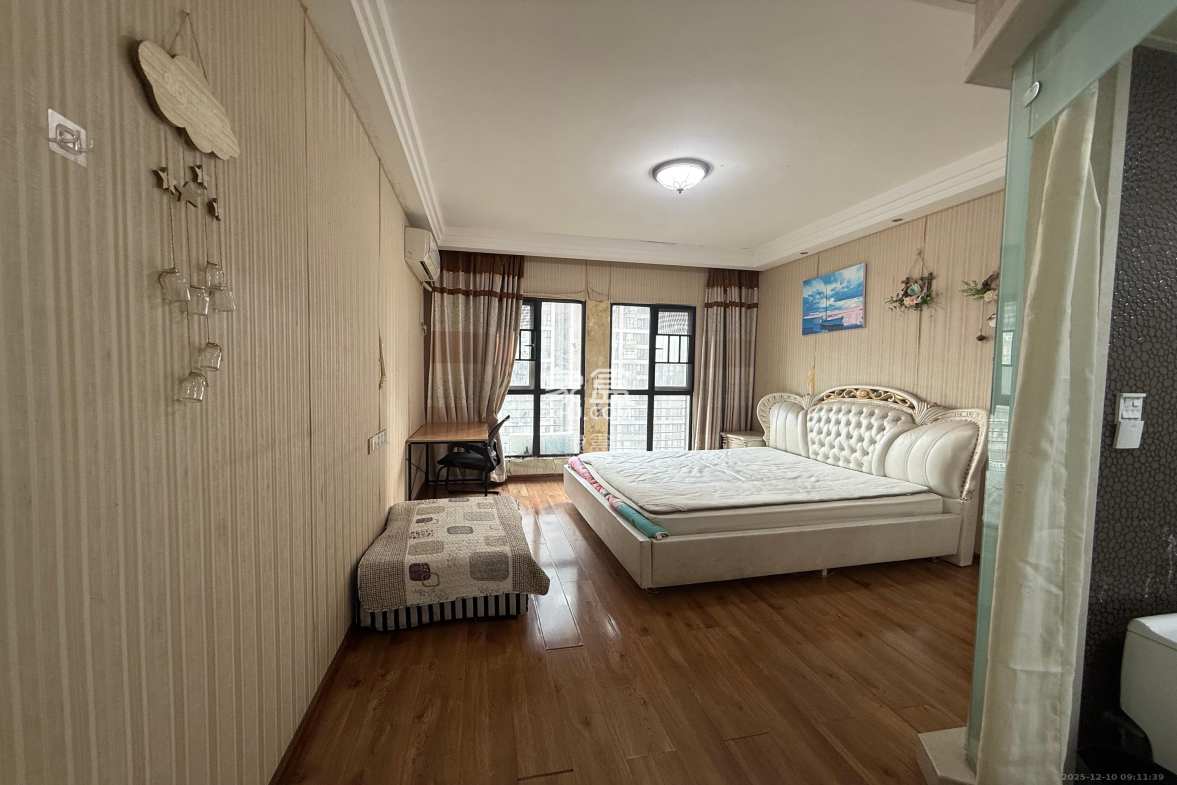 郡原广场 3室2厅2卫 3200.0元/月 郡原广场 3室2厅2卫 3200.0元/月室内图